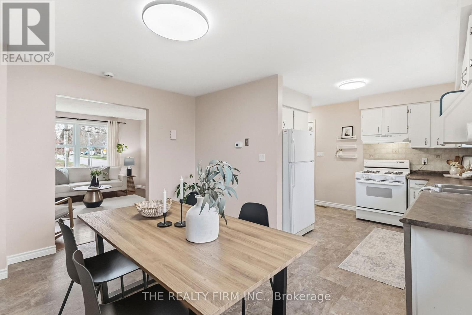 324 Oak Avenue, Strathroy-Caradoc, Ontario  N7G 3T2 - Photo 13 - X12983142