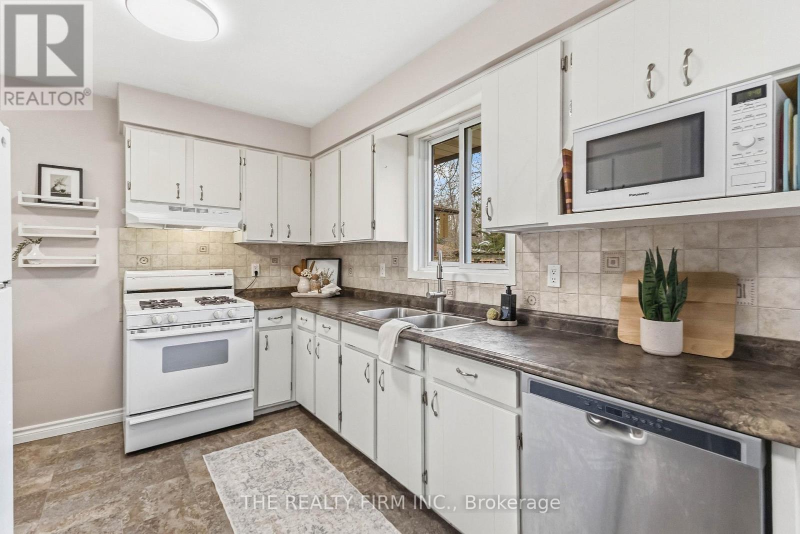 324 Oak Avenue, Strathroy-Caradoc, Ontario  N7G 3T2 - Photo 16 - X12983142