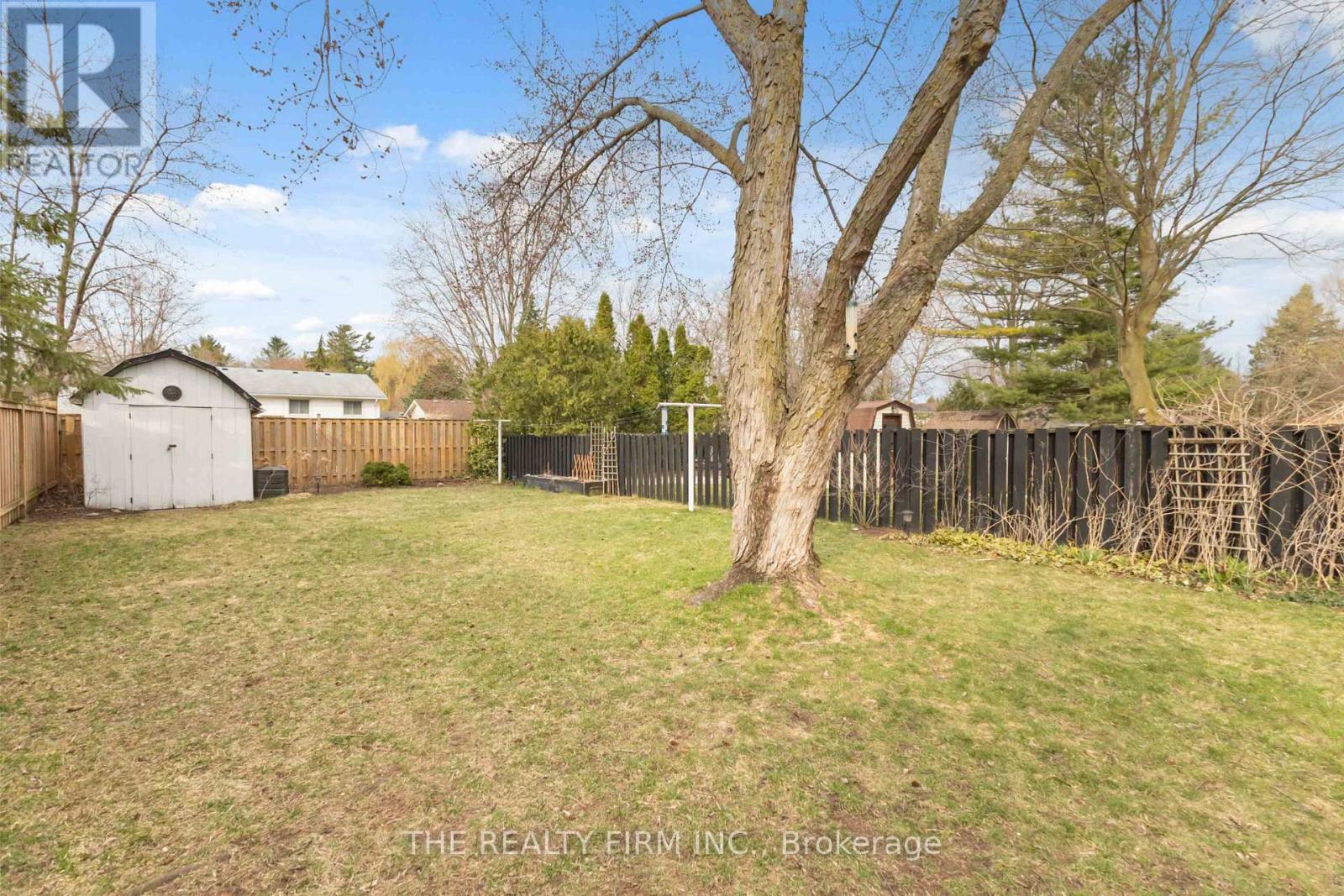 324 Oak Avenue, Strathroy-Caradoc, Ontario  N7G 3T2 - Photo 38 - X12983142