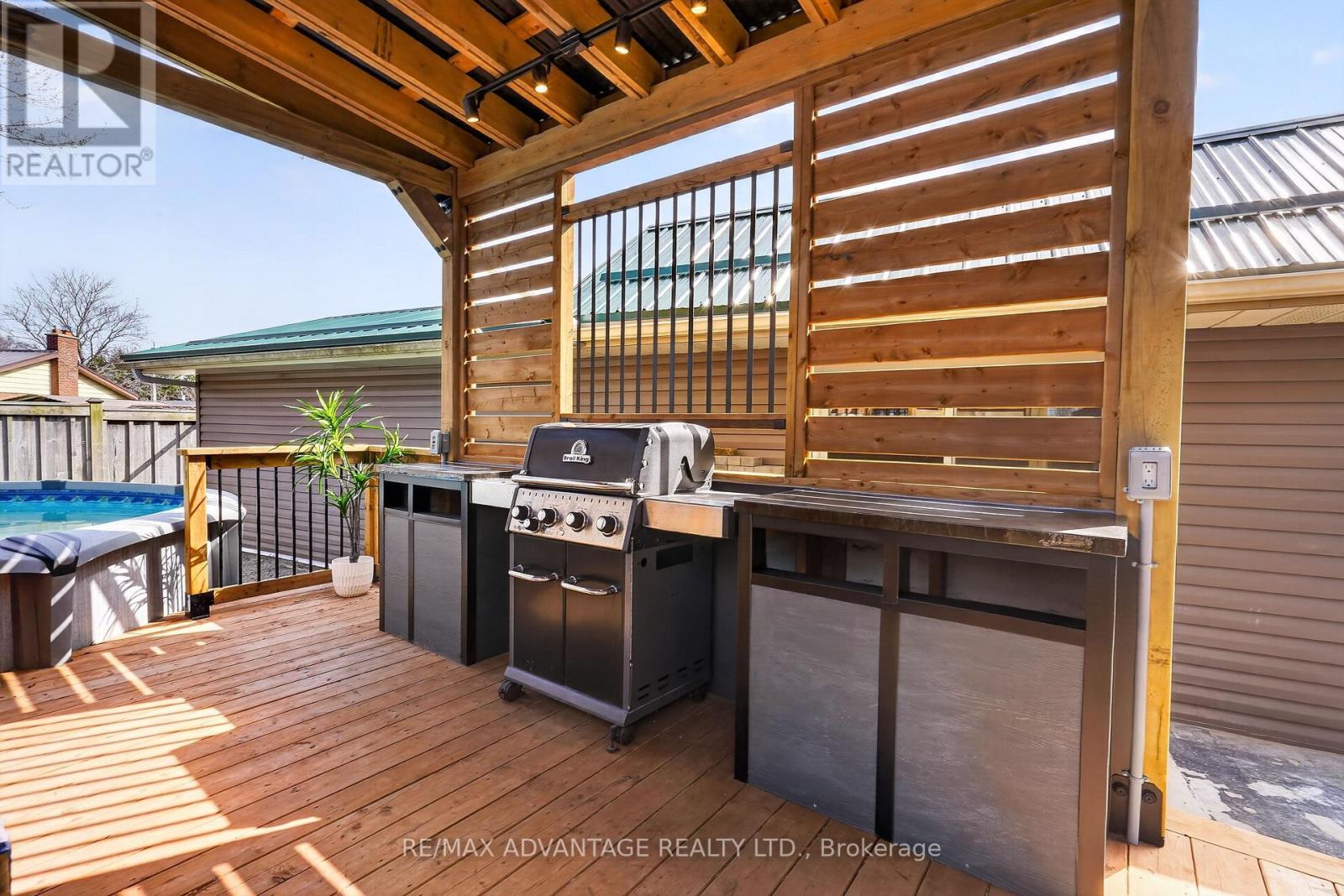 7 Gustin Avenue, London South, Ontario  N6P 1C2 - Photo 35 - X12983154