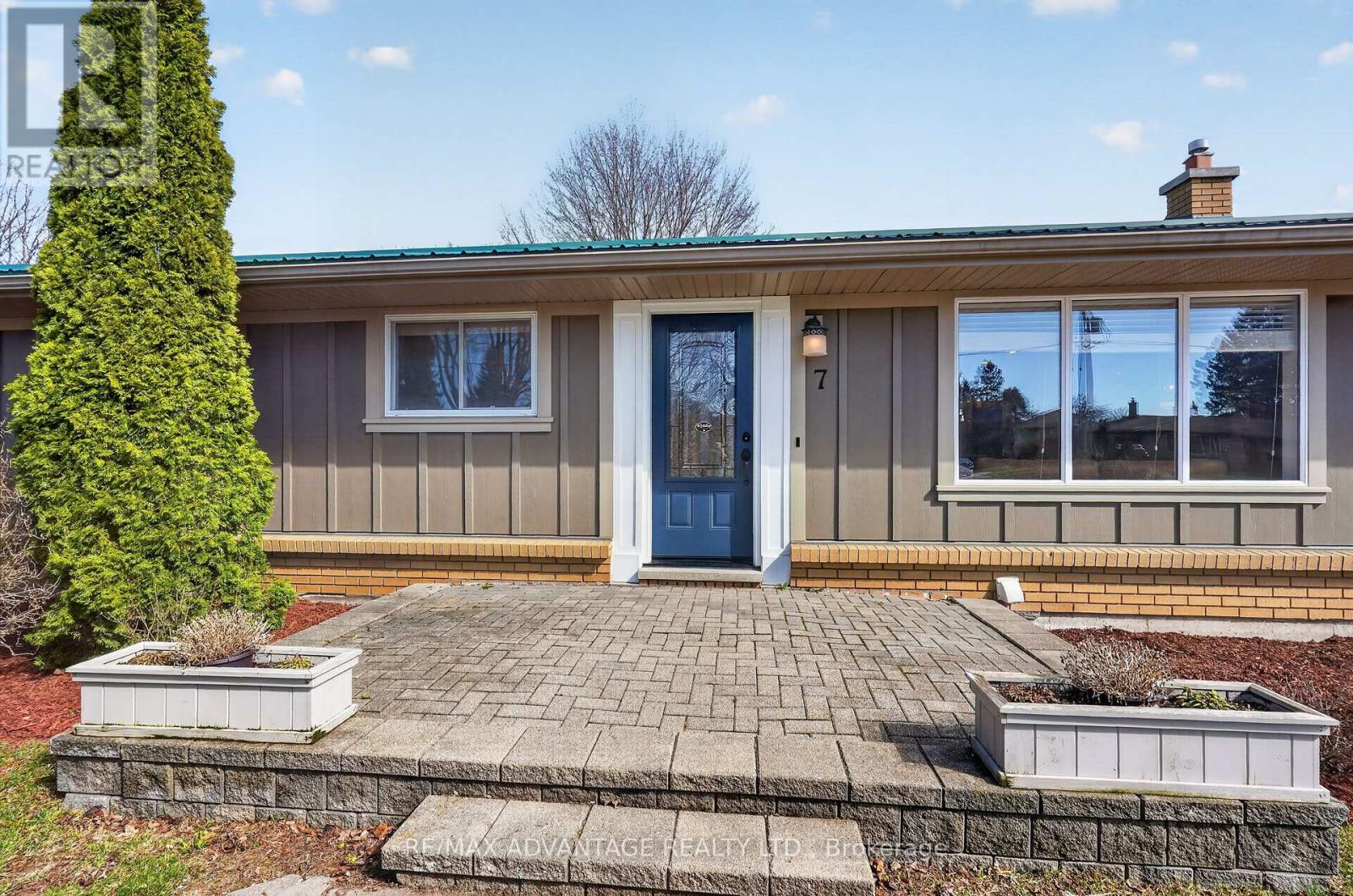 7 Gustin Avenue, London South, Ontario  N6P 1C2 - Photo 4 - X12983154