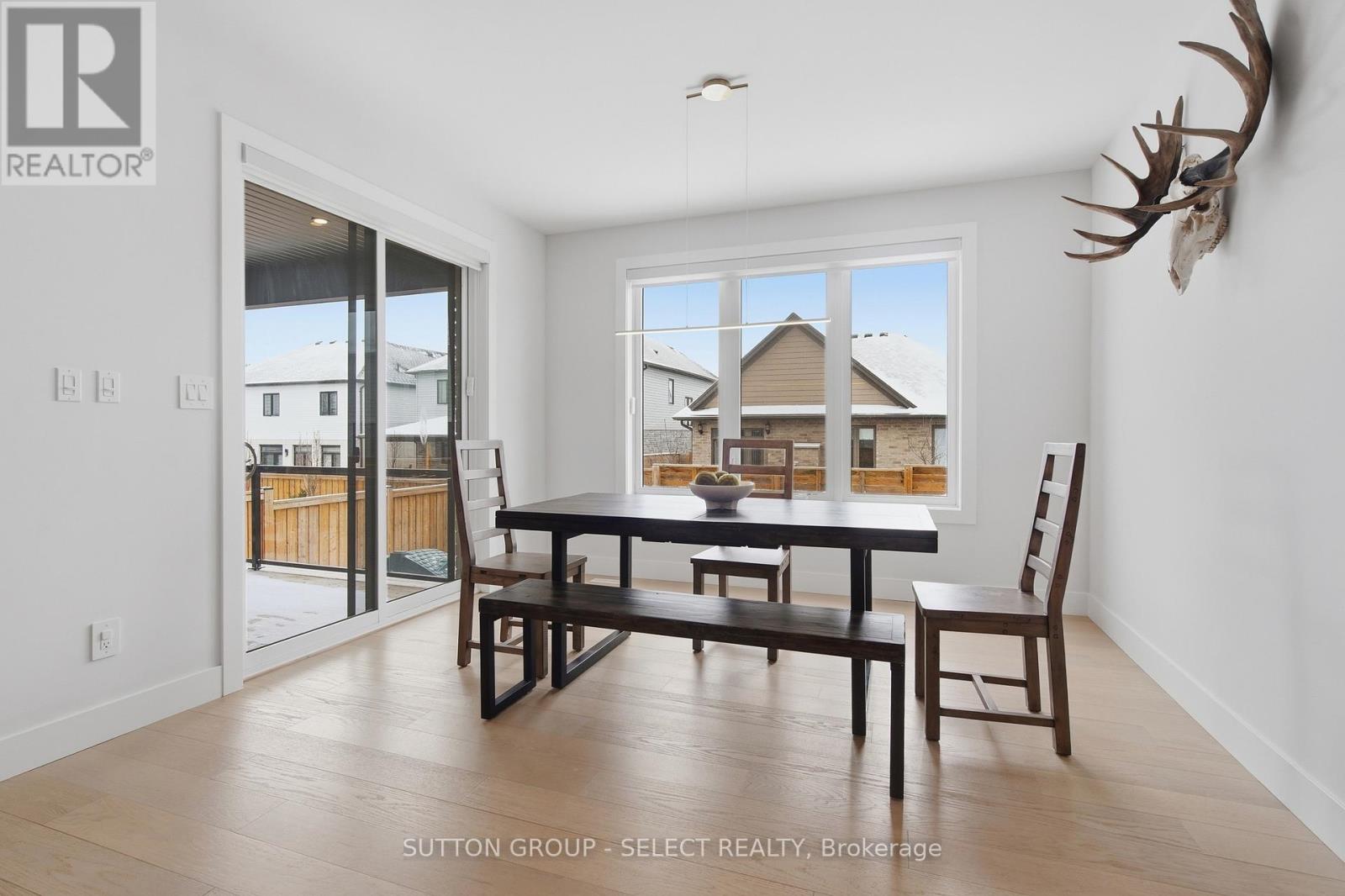 1886 Fountain Grass Drive, London South, Ontario  N6K 0K7 - Photo 20 - X12983280