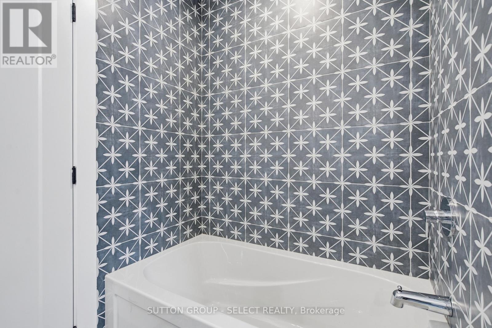 1886 Fountain Grass Drive, London South, Ontario  N6K 0K7 - Photo 33 - X12983280