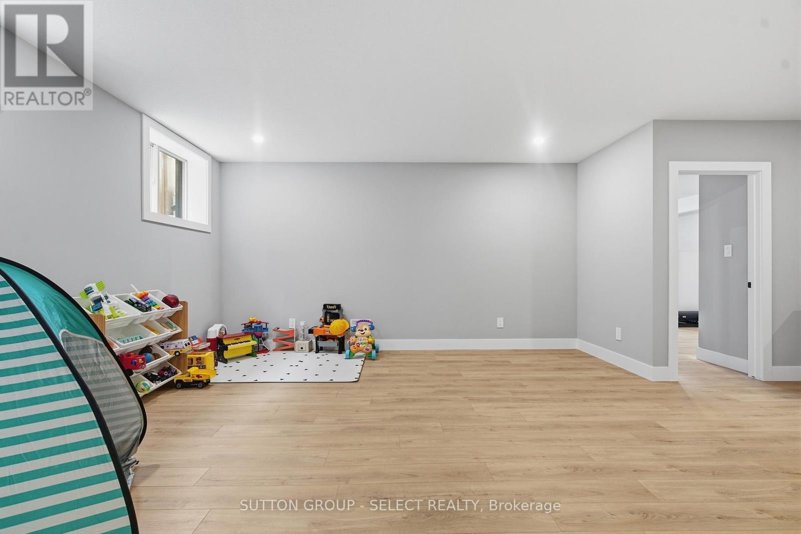 1886 Fountain Grass Drive, London South, Ontario  N6K 0K7 - Photo 36 - X12983280