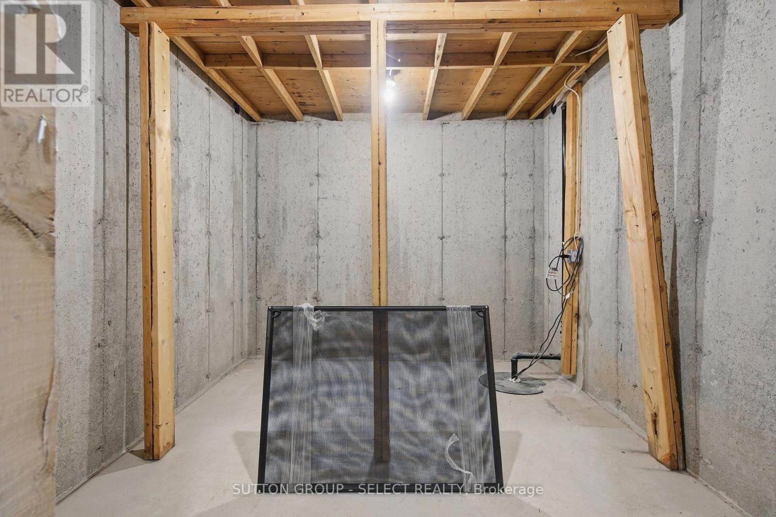 1886 Fountain Grass Drive, London South, Ontario  N6K 0K7 - Photo 42 - X12983280