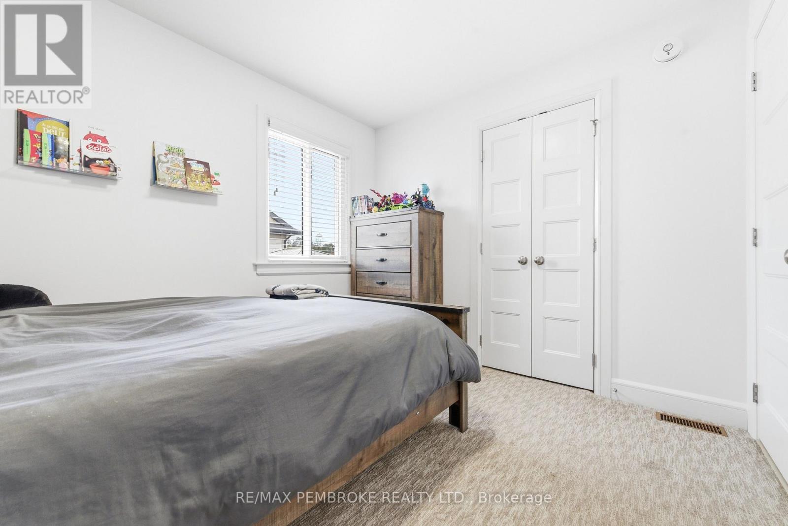 20 Liam Street, Petawawa, Ontario  K8H 0C2 - Photo 25 - X12983096