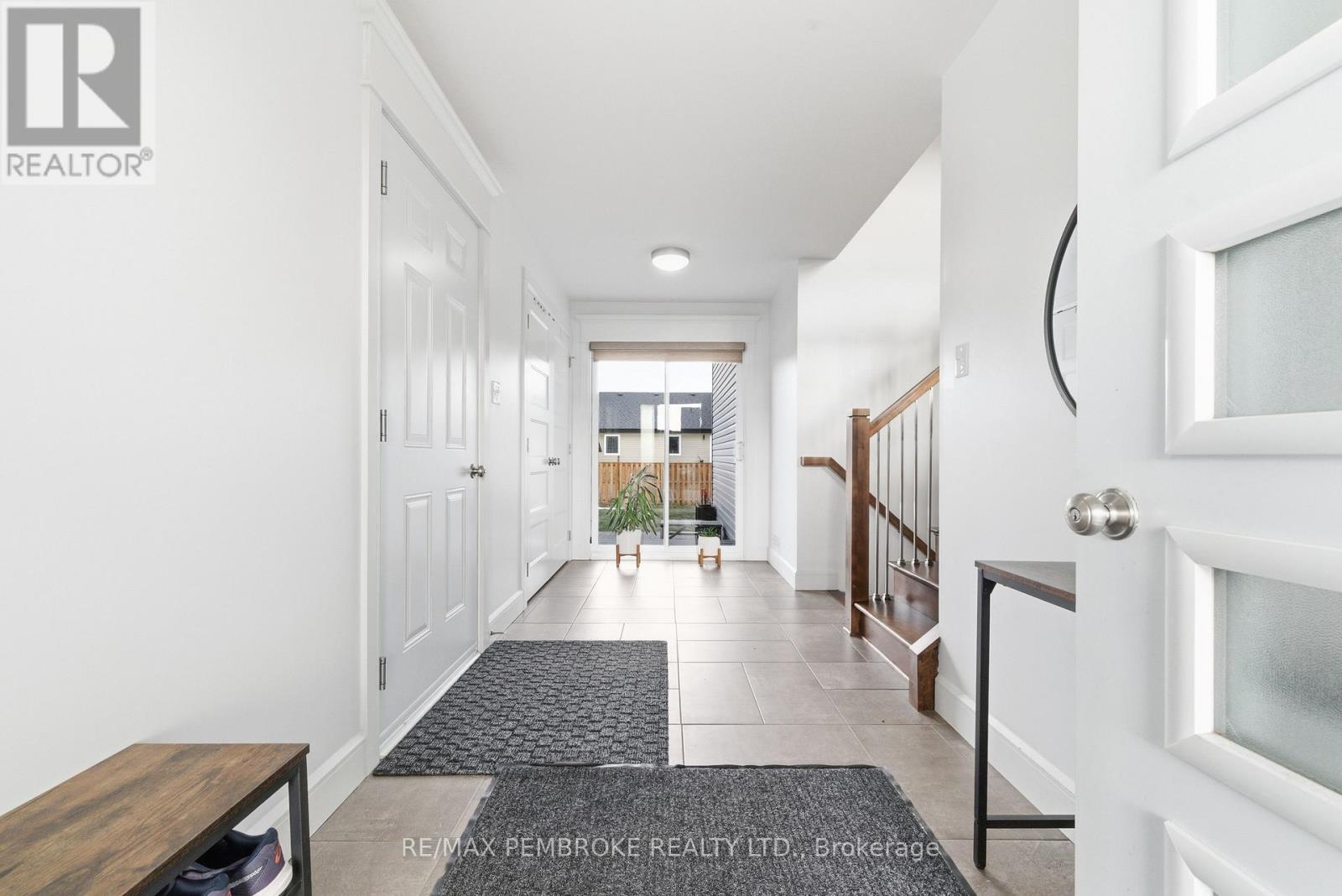 20 Liam Street, Petawawa, Ontario  K8H 0C2 - Photo 29 - X12983096