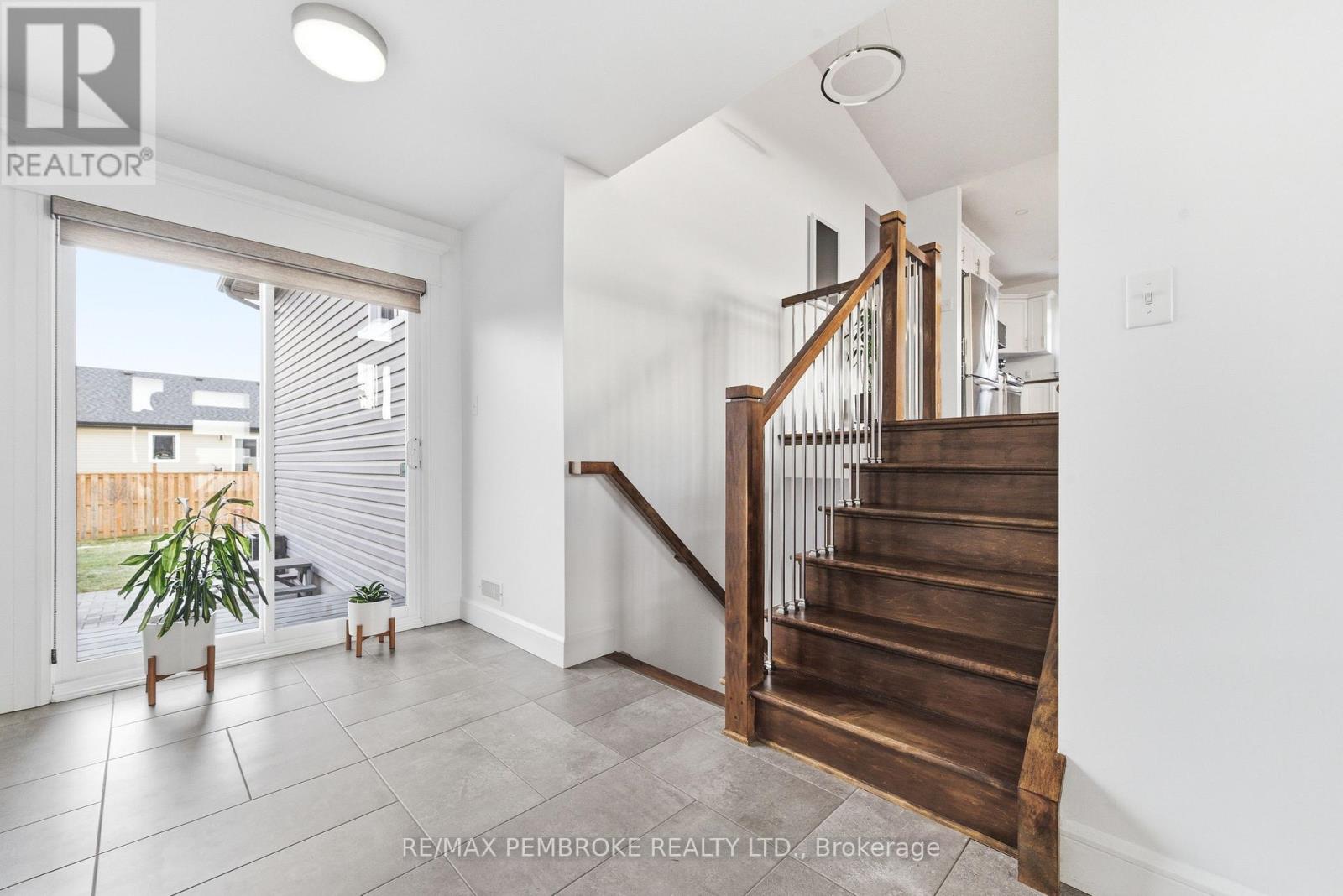 20 Liam Street, Petawawa, Ontario  K8H 0C2 - Photo 31 - X12983096