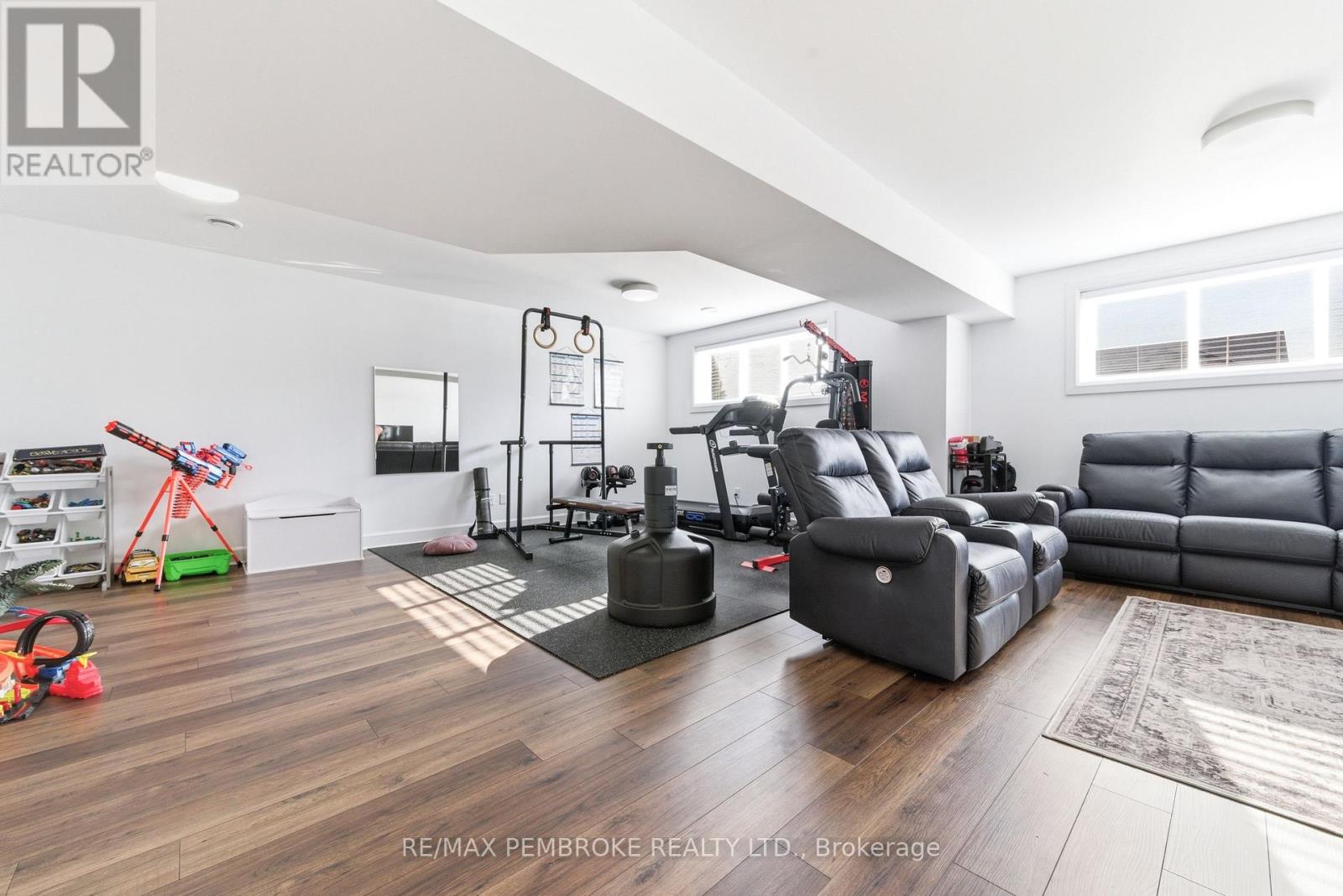 20 Liam Street, Petawawa, Ontario  K8H 0C2 - Photo 34 - X12983096