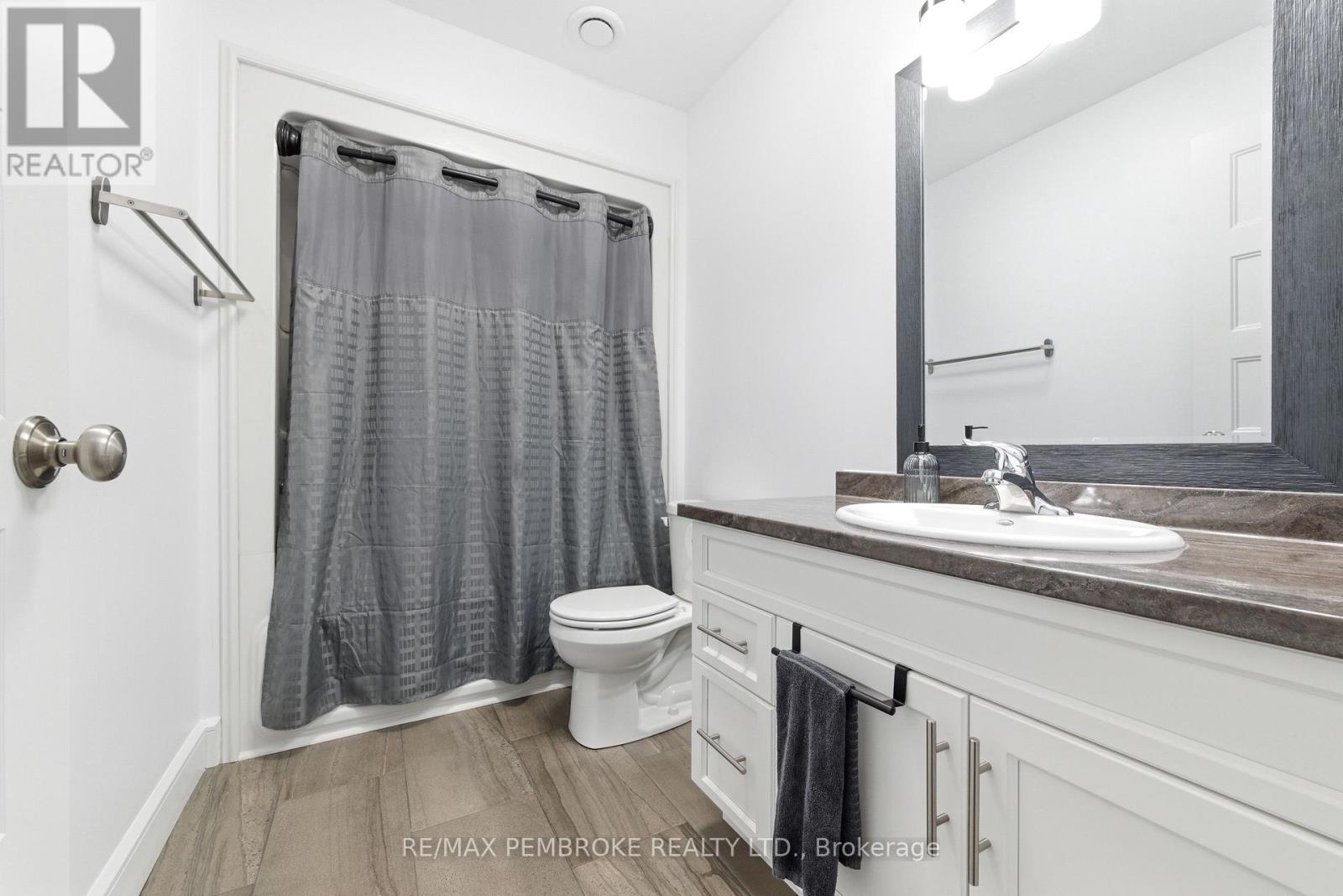 20 Liam Street, Petawawa, Ontario  K8H 0C2 - Photo 36 - X12983096