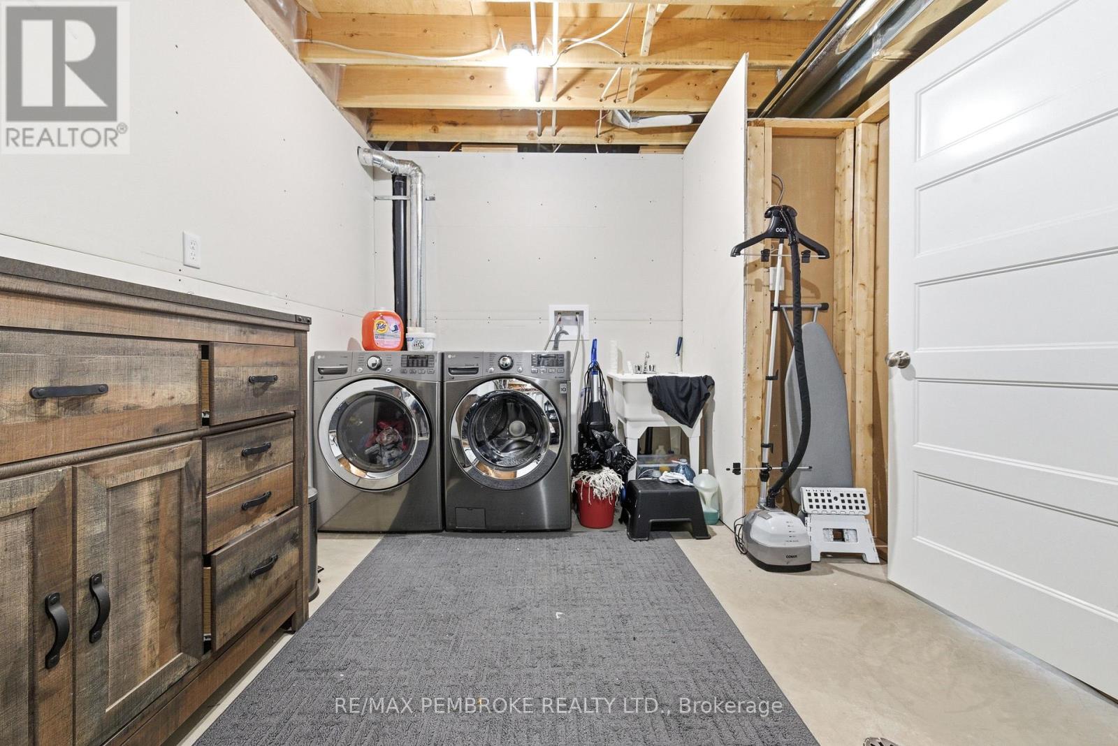 20 Liam Street, Petawawa, Ontario  K8H 0C2 - Photo 39 - X12983096