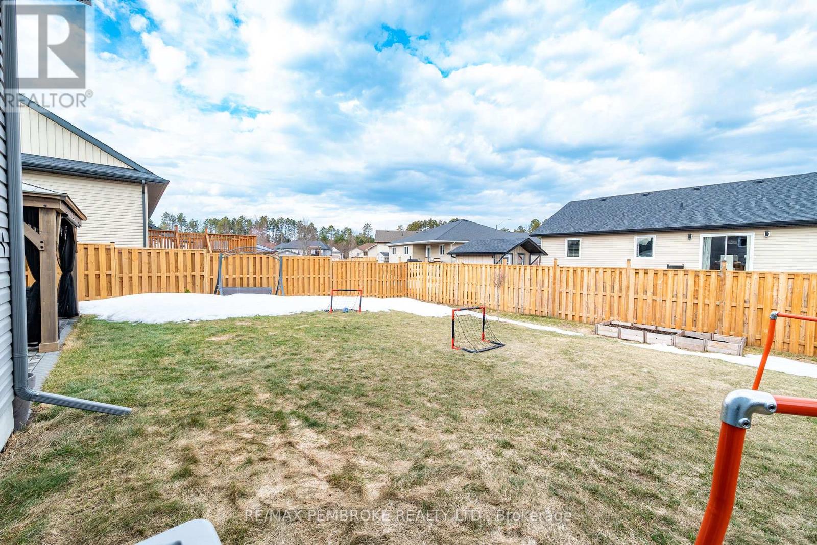 20 Liam Street, Petawawa, Ontario  K8H 0C2 - Photo 44 - X12983096