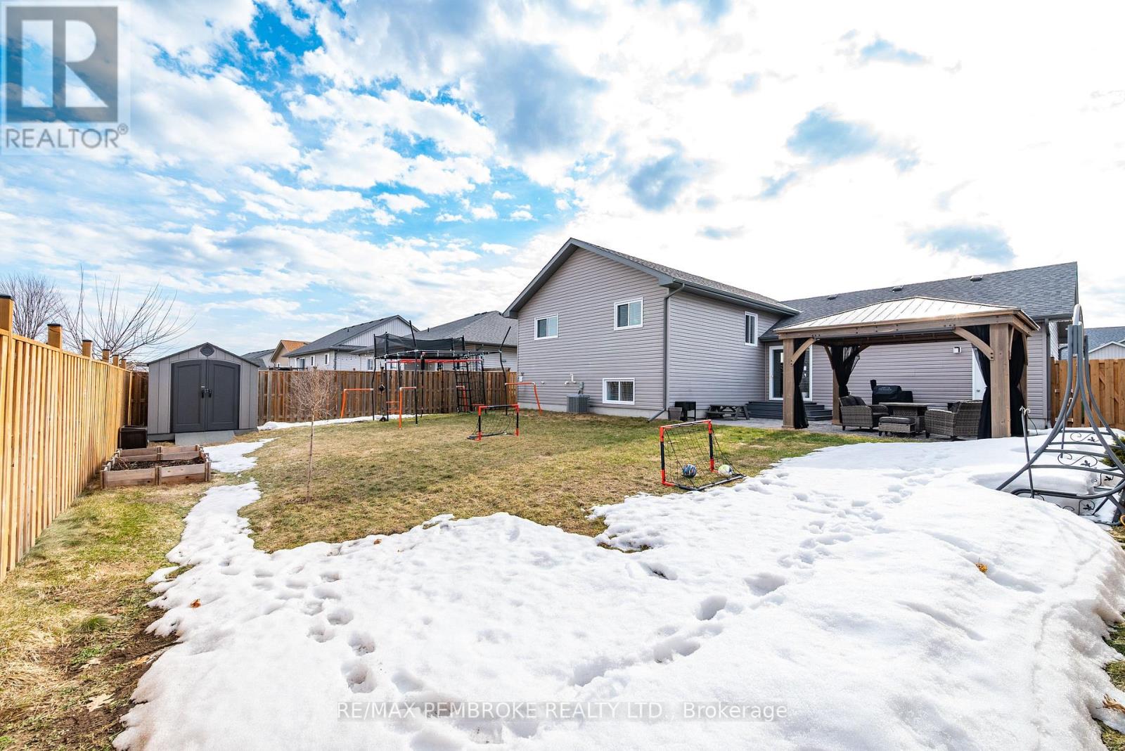 20 Liam Street, Petawawa, Ontario  K8H 0C2 - Photo 45 - X12983096