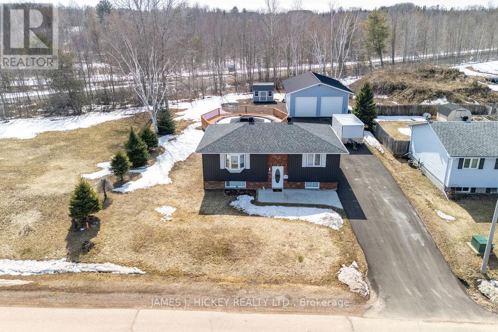 1108 Boundary Road, Pembroke, Ontario  K8A 7X1 - Photo 2 - X12983232