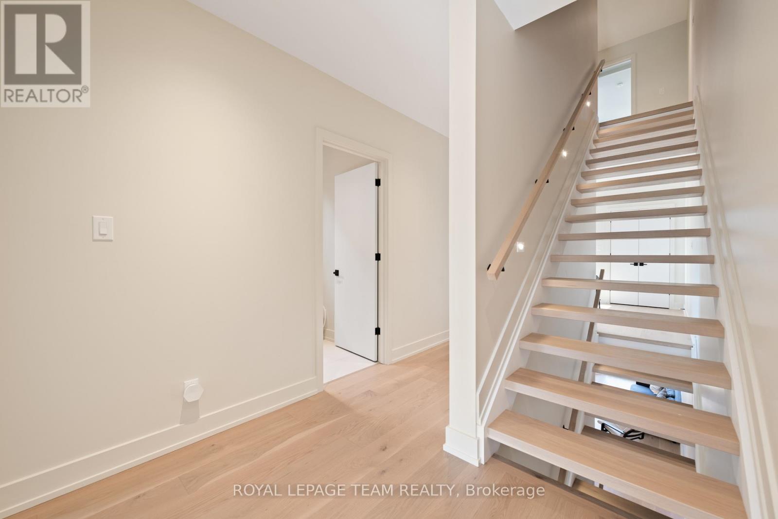 B - 13 Fifth Avenue, Ottawa, Ontario  K1S 2M2 - Photo 28 - X12983266