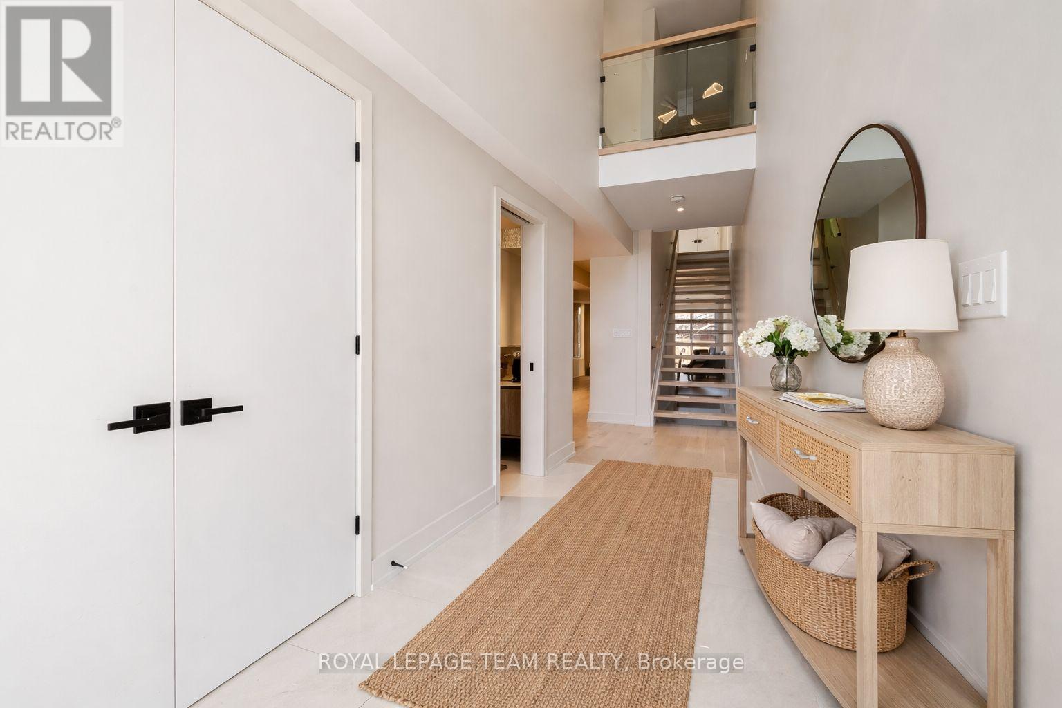 B - 13 Fifth Avenue, Ottawa, Ontario  K1S 2M2 - Photo 3 - X12983266