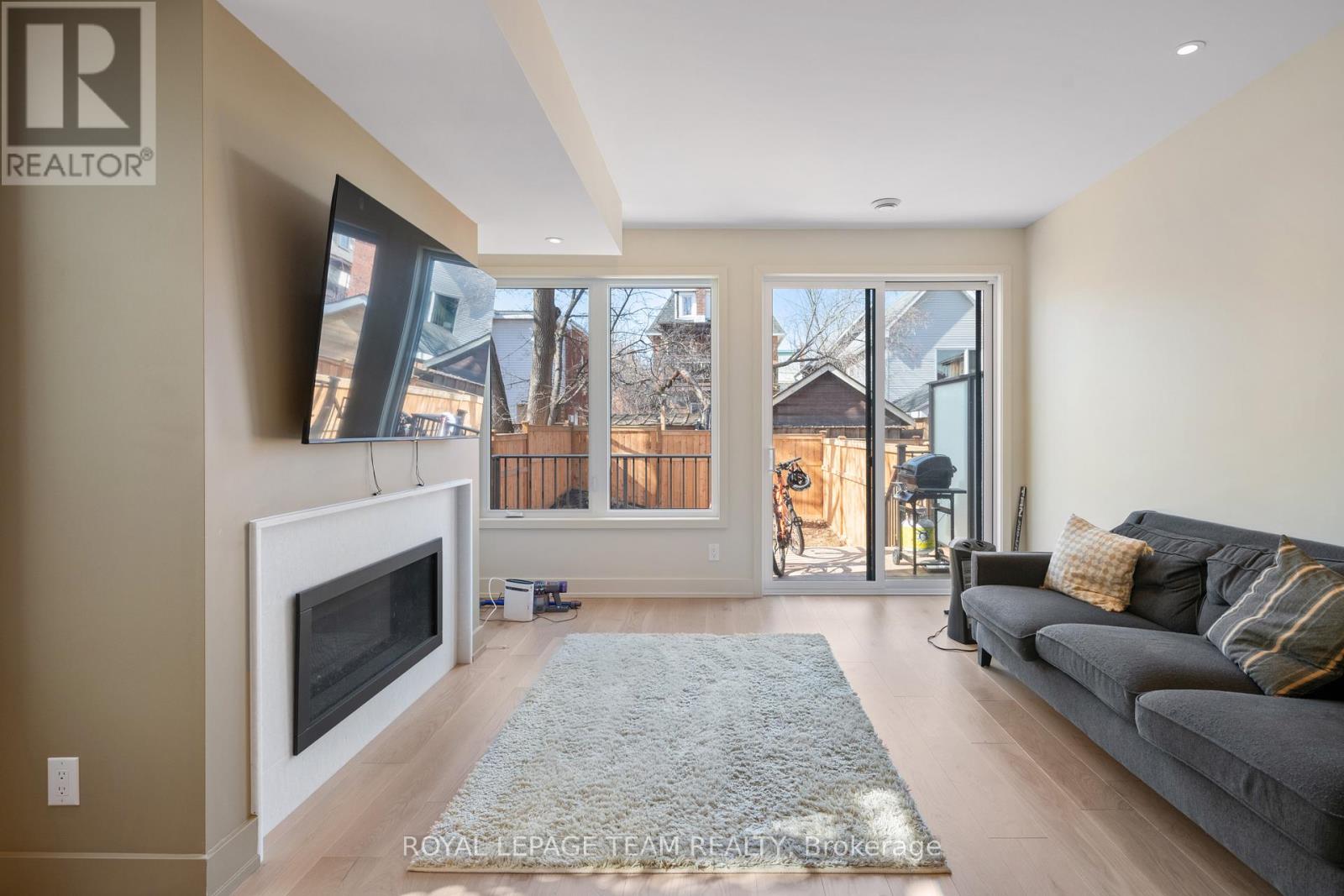 B - 13 Fifth Avenue, Ottawa, Ontario  K1S 2M2 - Photo 6 - X12983266