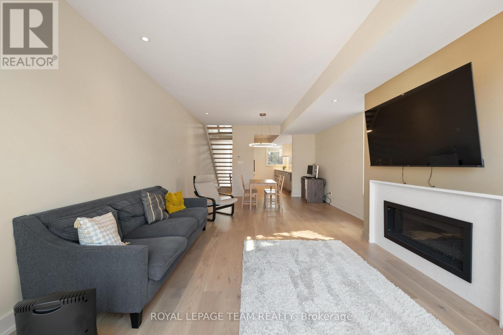 B - 13 Fifth Avenue, Ottawa, Ontario  K1S 2M2 - Photo 7 - X12983266