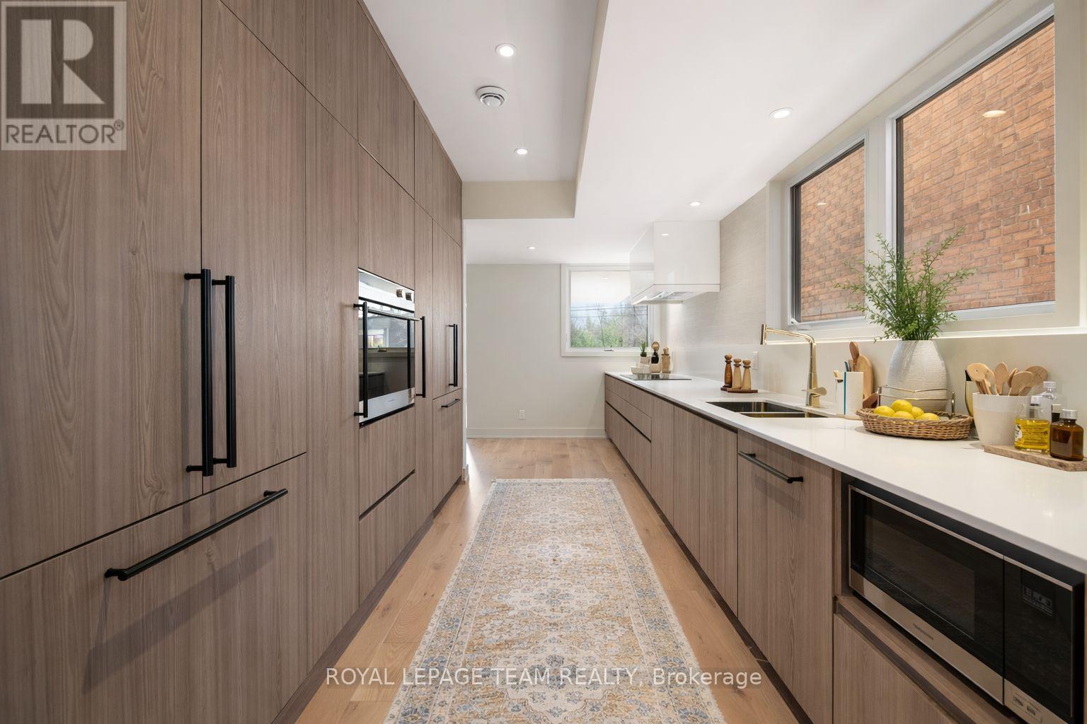 B - 13 Fifth Avenue, Ottawa, Ontario  K1S 2M2 - Photo 9 - X12983266