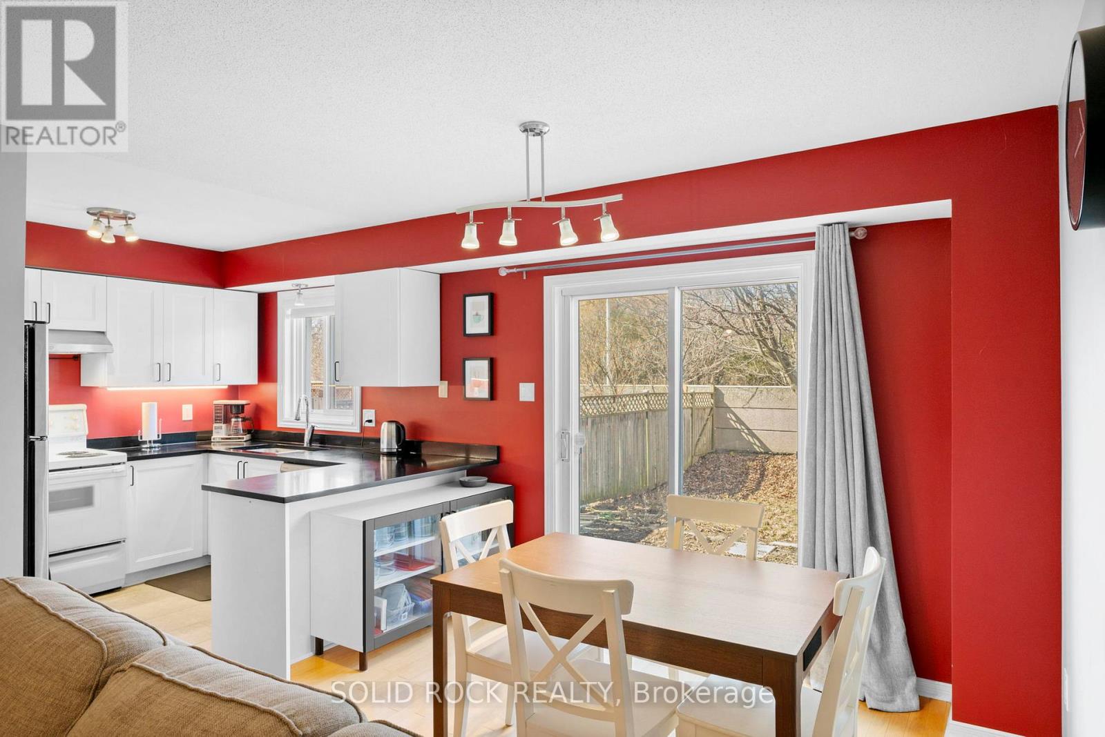 77 Markland Crescent, Ottawa, Ontario  K2G 5Z6 - Photo 13 - X12983268