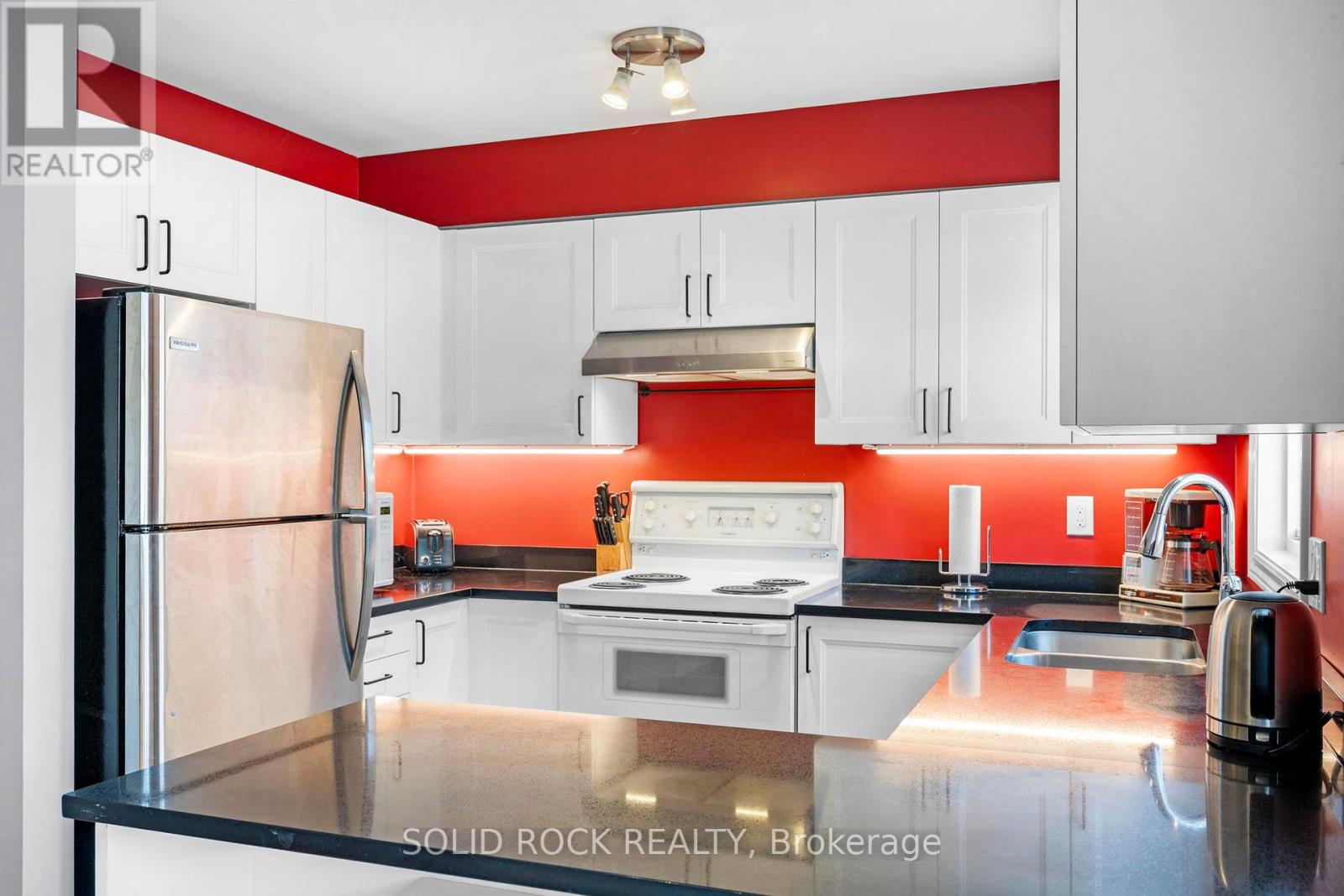 77 Markland Crescent, Ottawa, Ontario  K2G 5Z6 - Photo 18 - X12983268