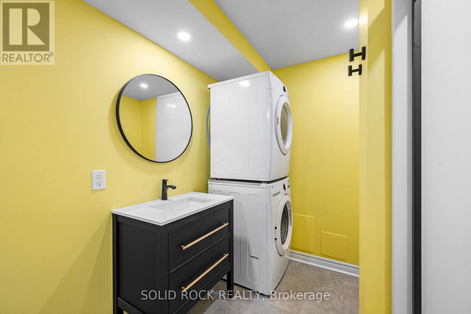 77 Markland Crescent, Ottawa, Ontario  K2G 5Z6 - Photo 37 - X12983268