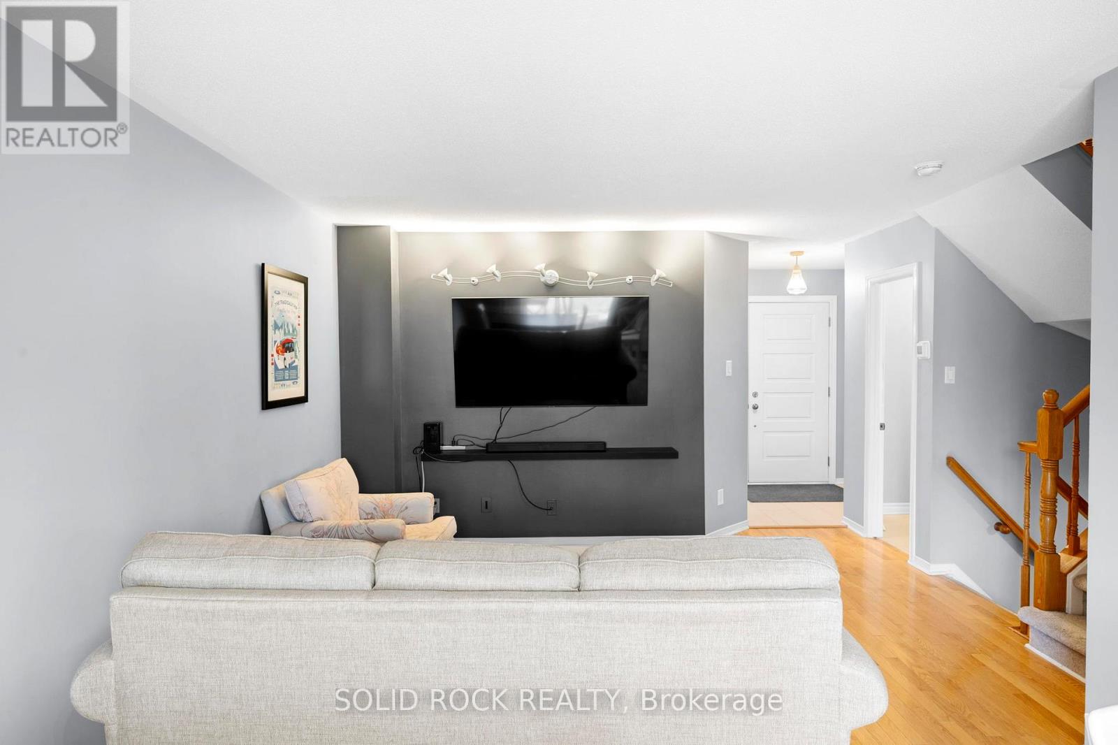 77 Markland Crescent, Ottawa, Ontario  K2G 5Z6 - Photo 9 - X12983268