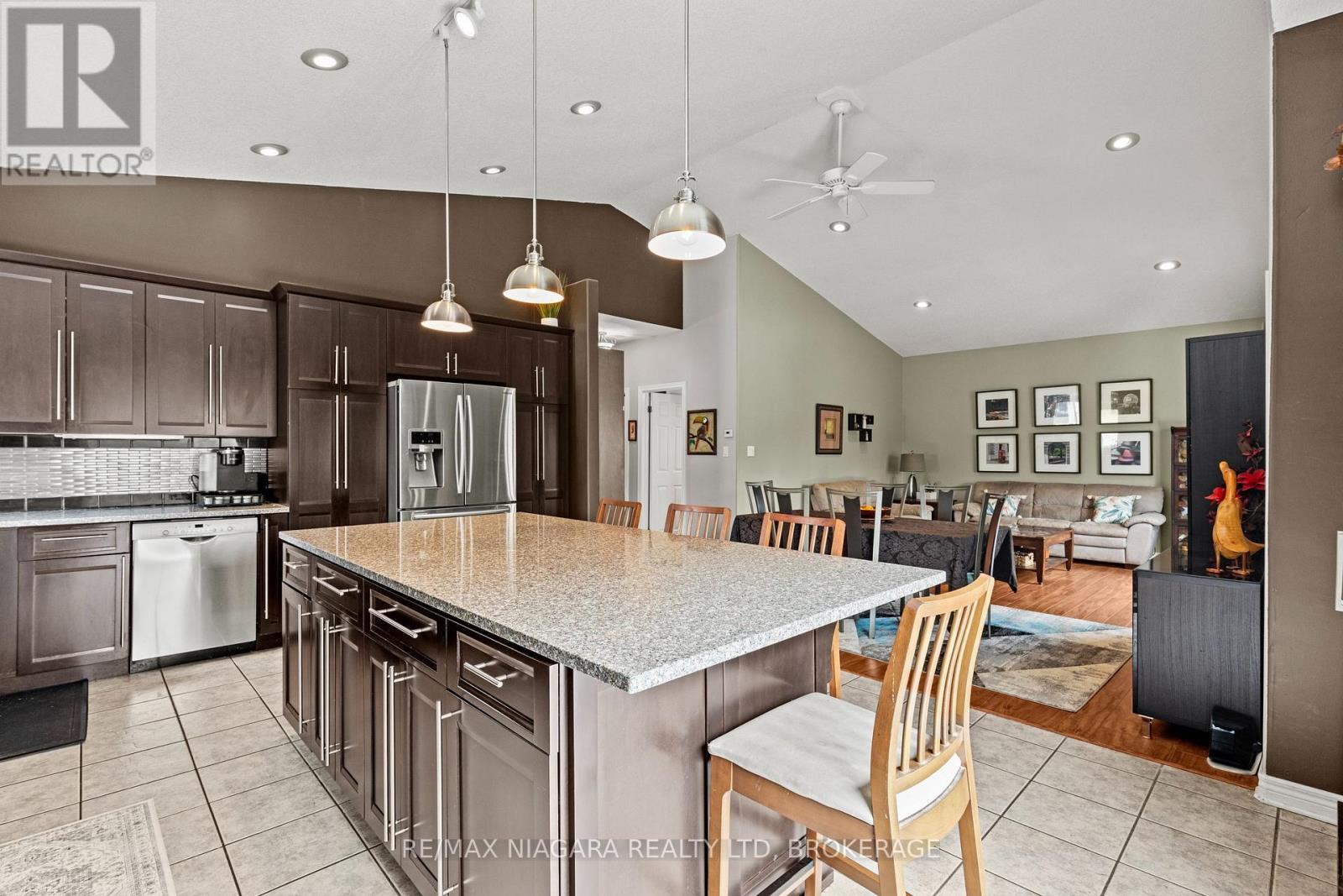 7852 Charnwood Avenue, Niagara Falls, Ontario  L2H 3E2 - Photo 17 - X12983122