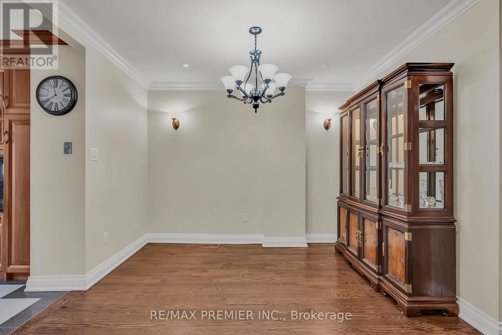 215 Grace Street, Toronto, Ontario  M6G 3A7 - Photo 11 - C12971848