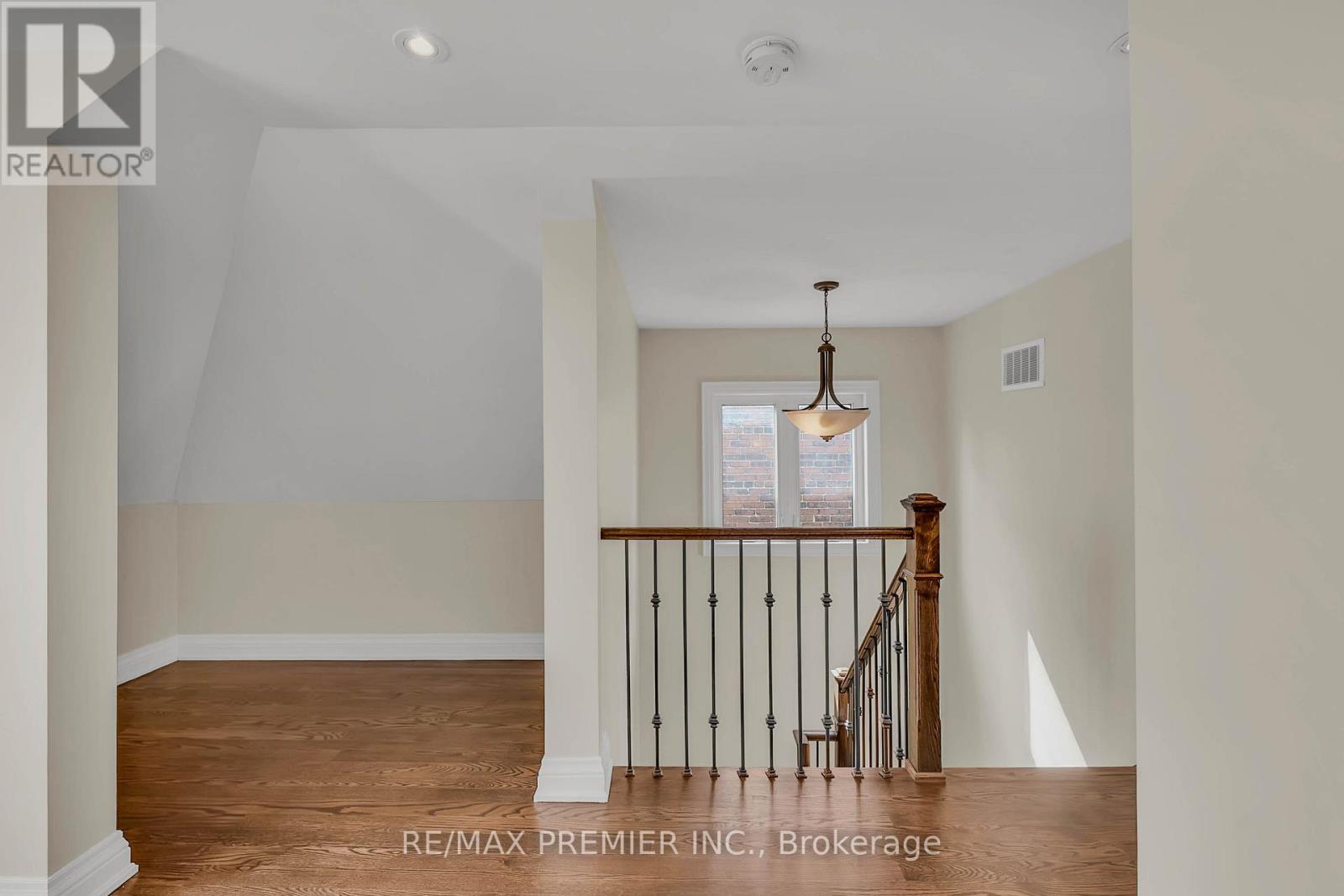 215 Grace Street, Toronto, Ontario  M6G 3A7 - Photo 23 - C12971848