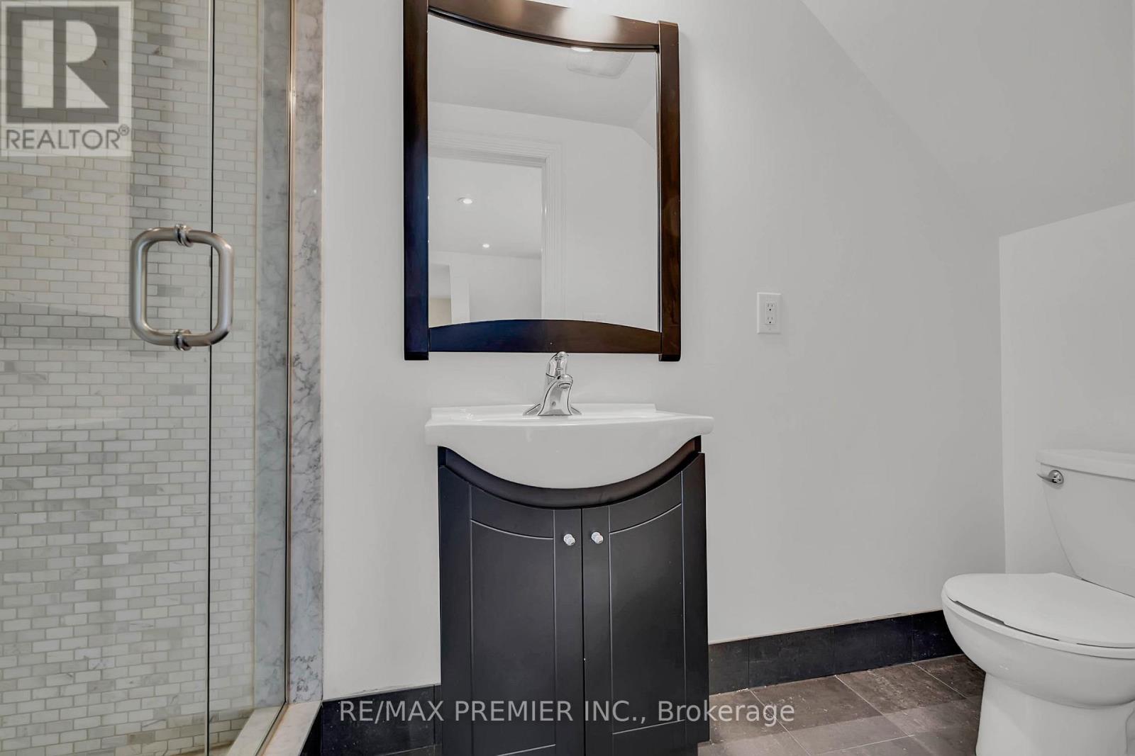 215 Grace Street, Toronto, Ontario  M6G 3A7 - Photo 30 - C12971848