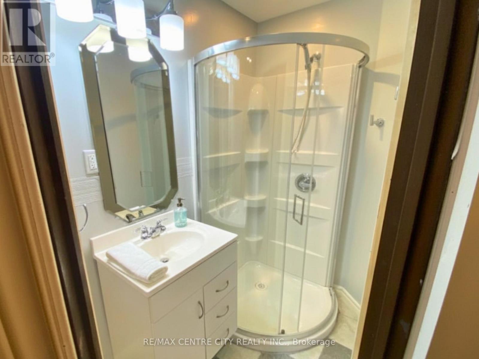 186 Centre Street, St. Thomas, Ontario  N5R 3A4 - Photo 16 - X12761786