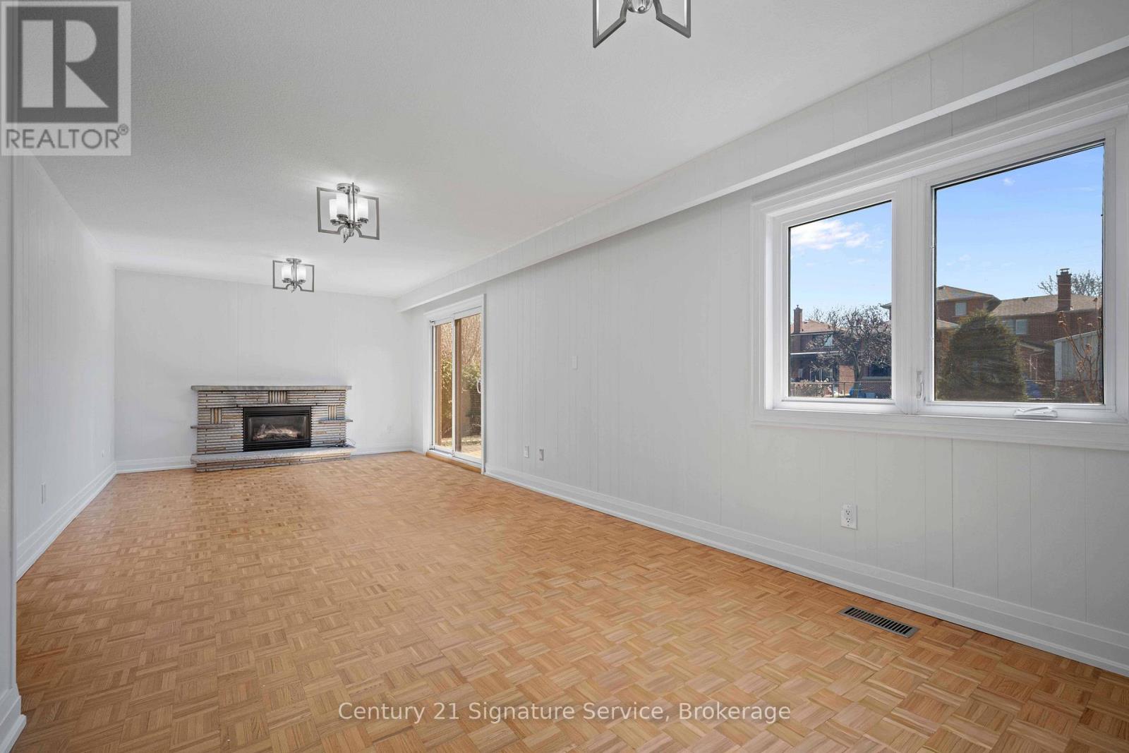 2362 Denise Road, Mississauga, Ontario  L4X 1J4 - Photo 27 - W12981388