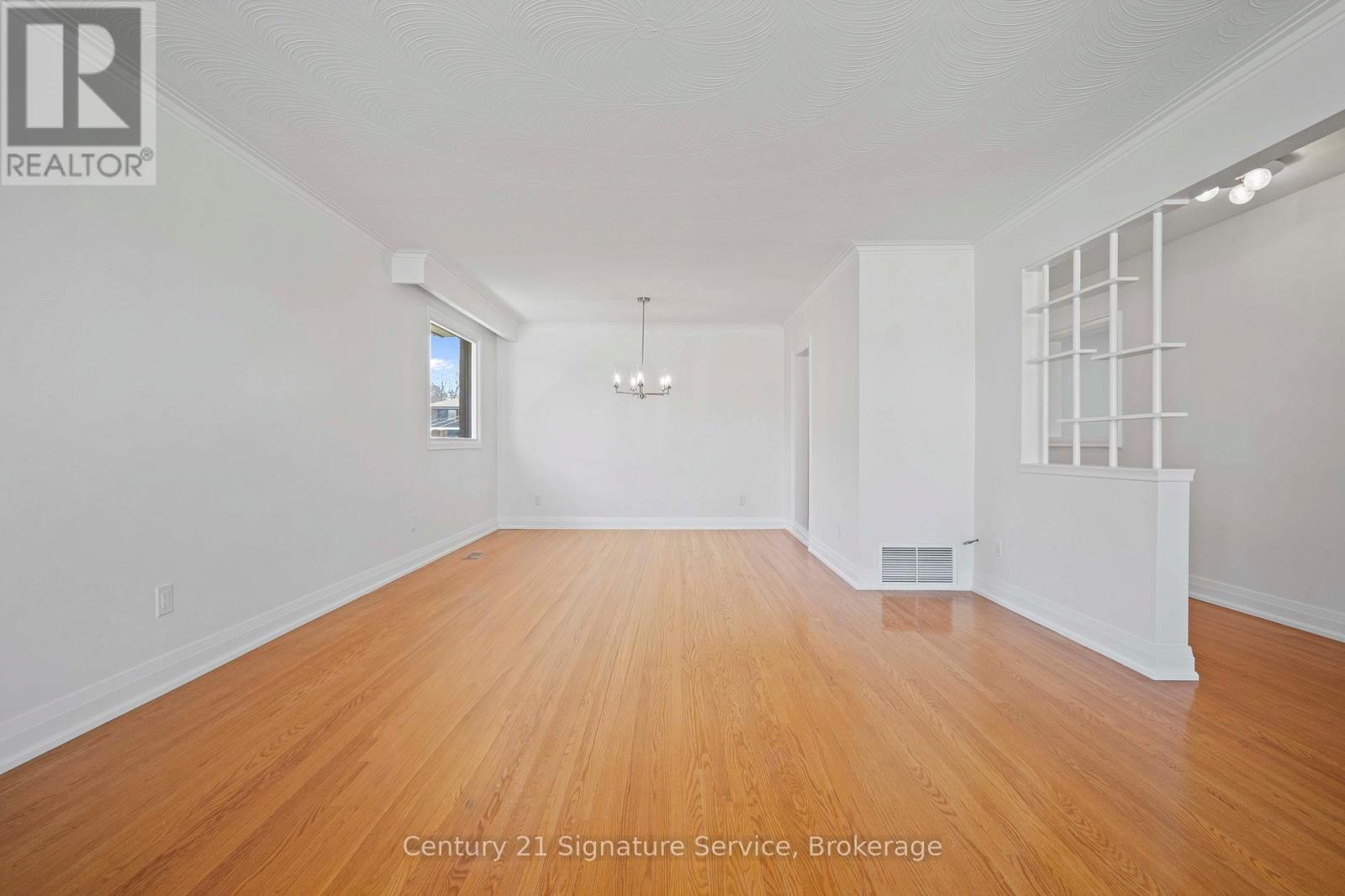 2362 Denise Road, Mississauga, Ontario  L4X 1J4 - Photo 7 - W12981388