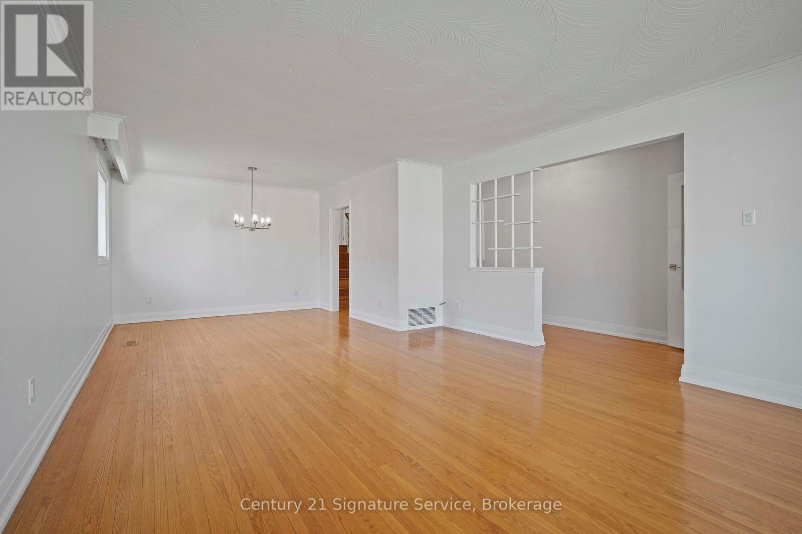 2362 Denise Road, Mississauga, Ontario  L4X 1J4 - Photo 8 - W12981388