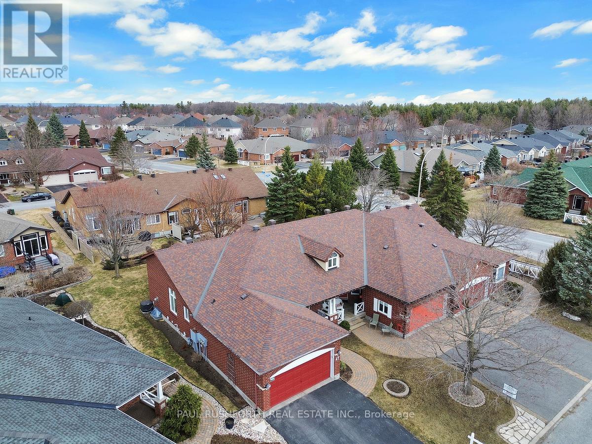 47 Peregrine Crescent, Ottawa, Ontario  K2M 2T2 - Photo 2 - X12880984