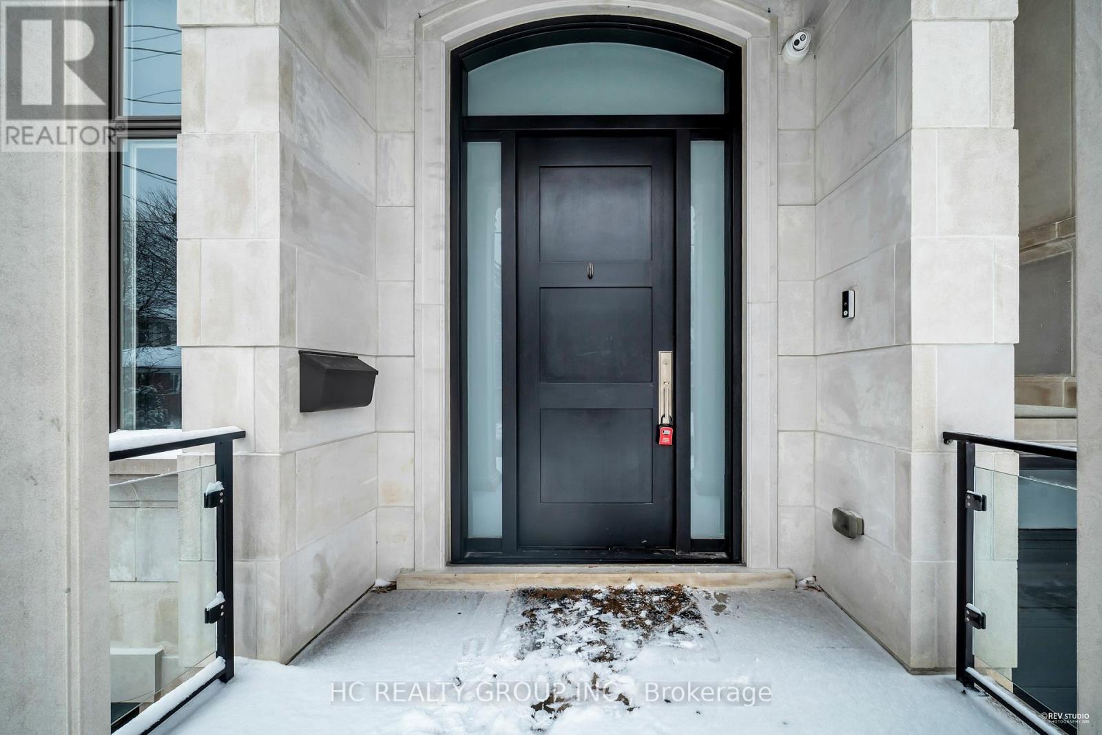 92 Glen Rush Boulevard, Toronto, Ontario  M5N 2V1 - Photo 3 - C12983114