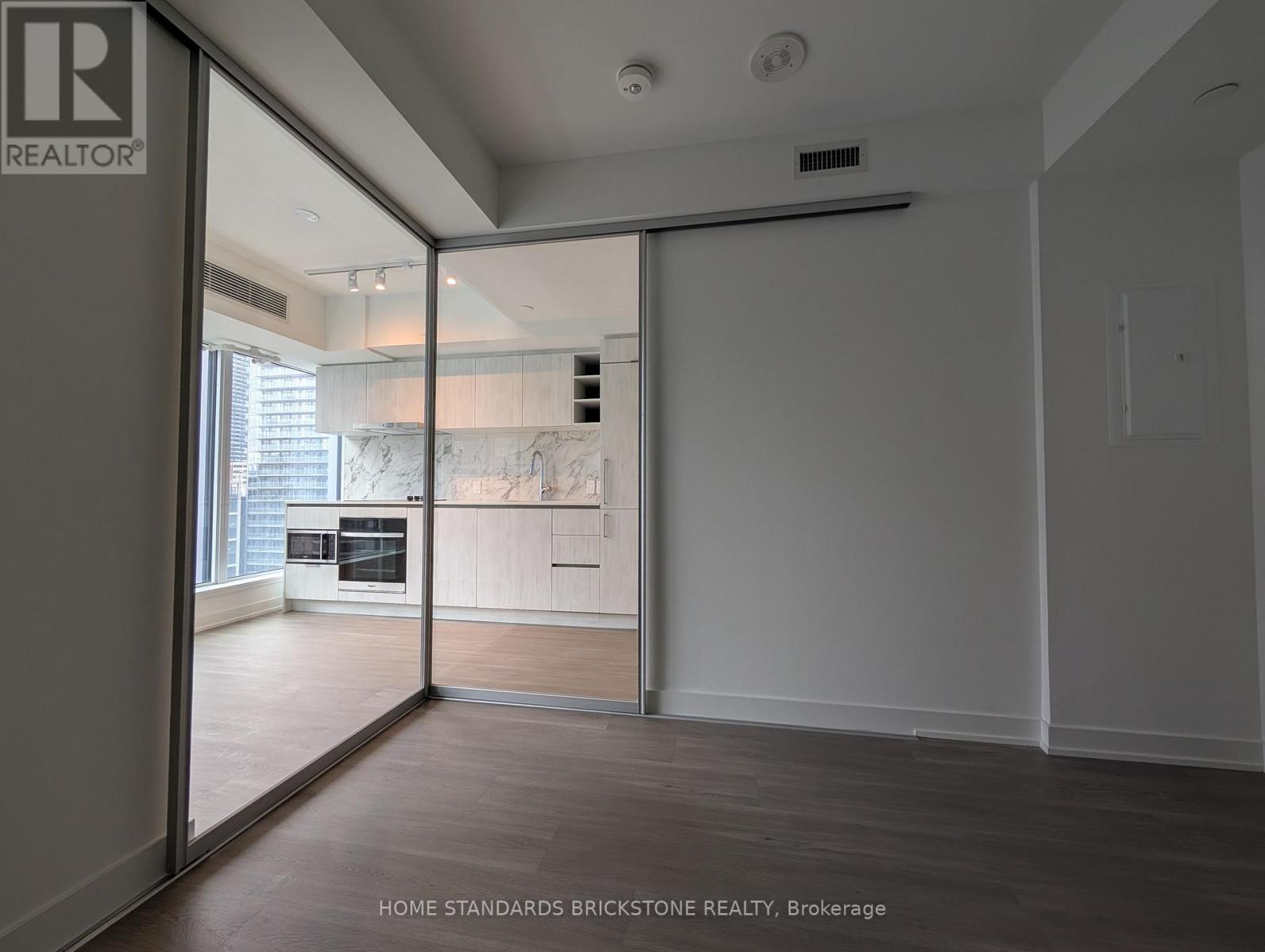 2505 - 8 Wellesley Street W, Toronto, Ontario  M4Y 0J5 - Photo 9 - C12983222