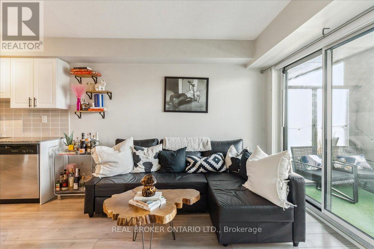 401 - 1215 Bayly Street, Pickering, Ontario  L1W 1L7 - Photo 3 - E12983002