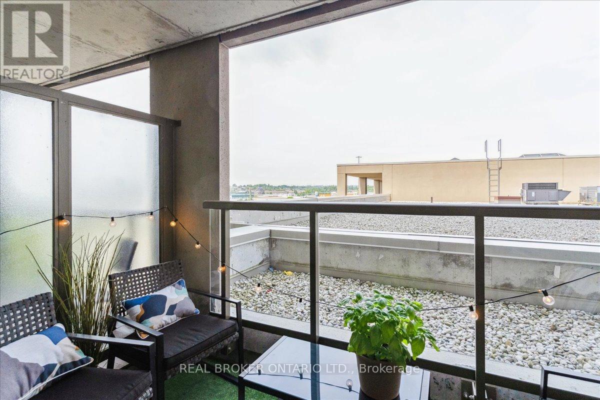 401 - 1215 Bayly Street, Pickering, Ontario  L1W 1L7 - Photo 9 - E12983002