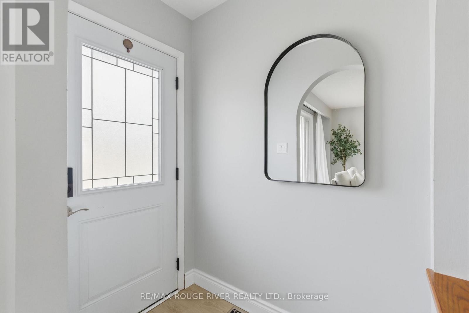 238 Waverly Street S, Oshawa, Ontario  L1J 5V4 - Photo 2 - E12983110