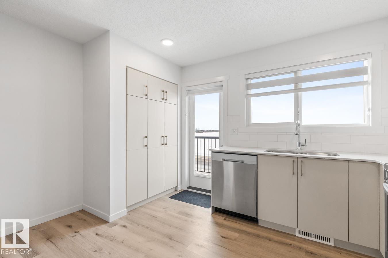 2057 192 St Nw, Edmonton, Alberta  T6N 3A8 - Photo 4 - E4472375