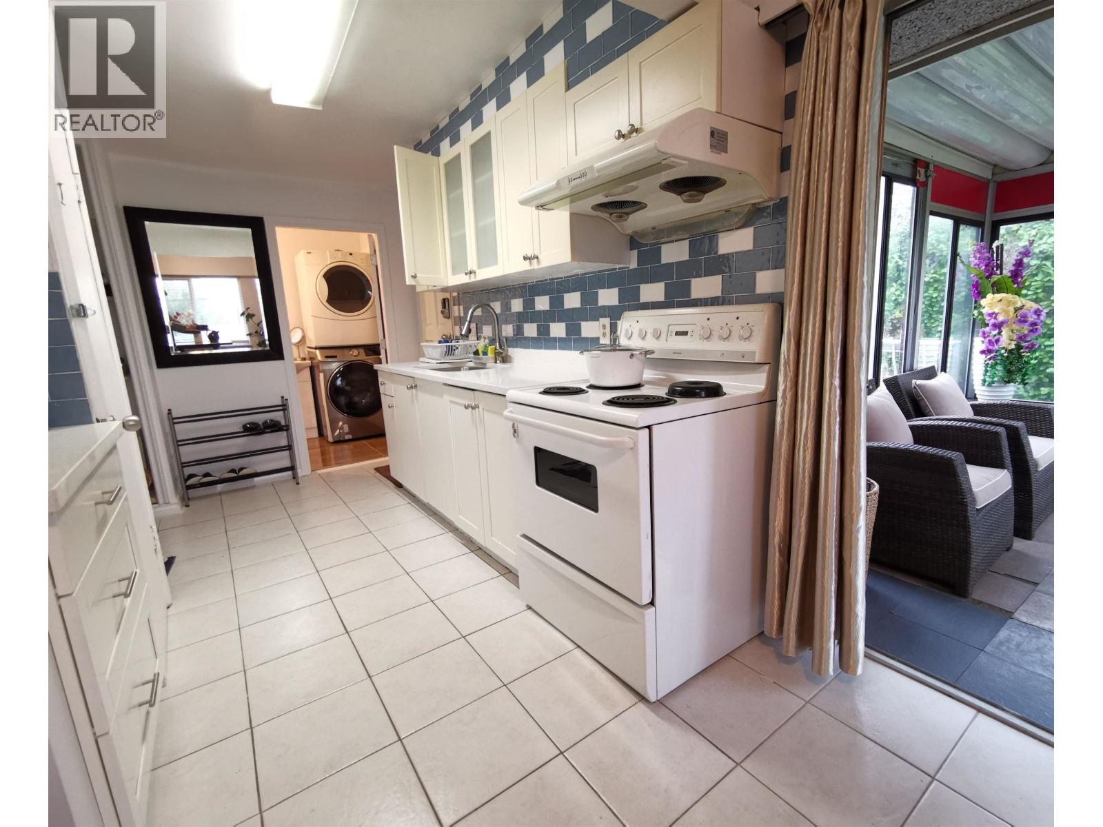 971 Rochester Avenue, Coquitlam, British Columbia  V3K 2W5 - Photo 9 - R3109463