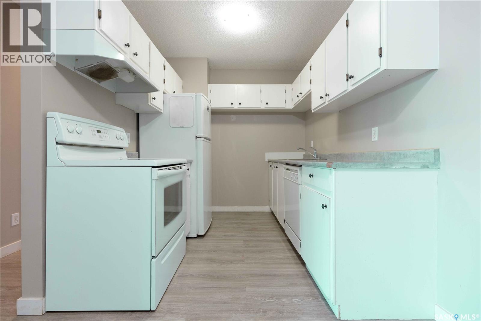 310 311 Tait Crescent, Saskatoon, Saskatchewan  S7H 5L6 - Photo 1 - SK032601