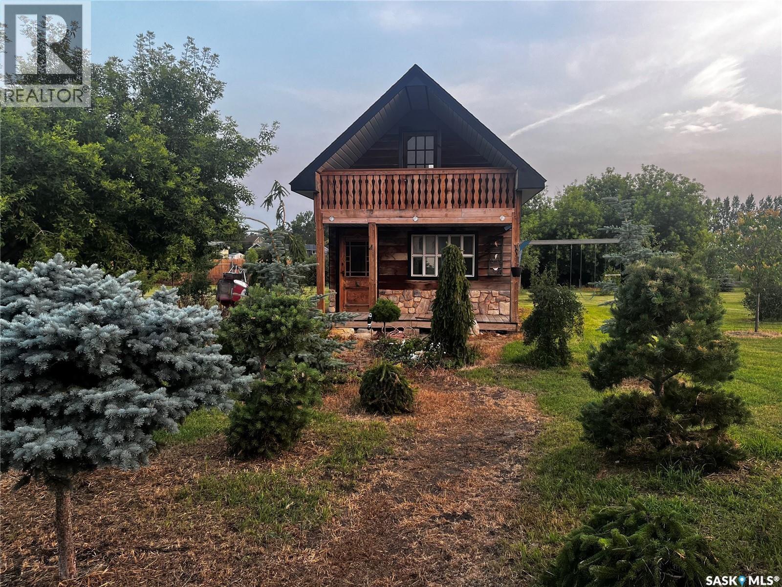 1306 Assiniboia Avenue, Grenfell, Saskatchewan  S0G 2B0 - Photo 3 - SK032583