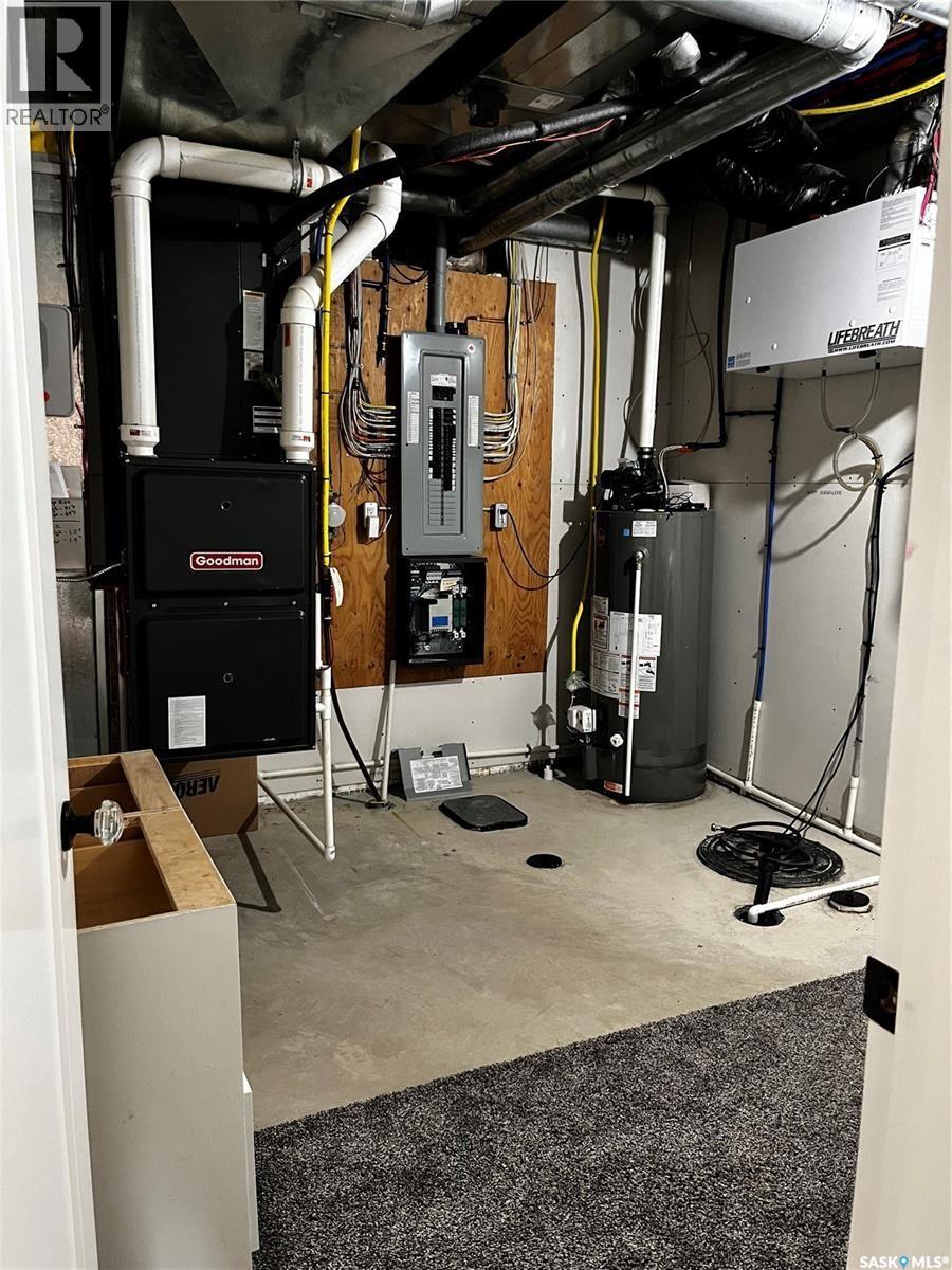 1306 Assiniboia Avenue, Grenfell, Saskatchewan  S0G 2B0 - Photo 47 - SK032583