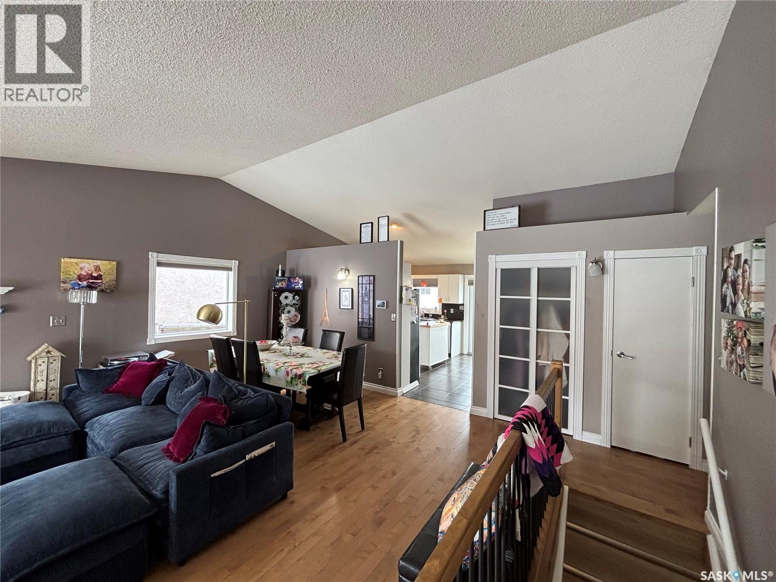 746 Sun Valley Drive, Estevan, Saskatchewan  S4A 2R2 - Photo 13 - SK032555