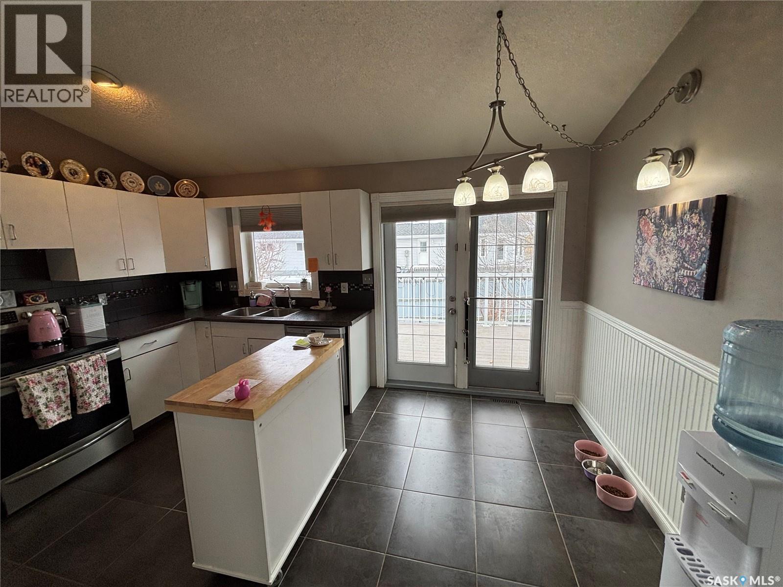 746 Sun Valley Drive, Estevan, Saskatchewan  S4A 2R2 - Photo 14 - SK032555