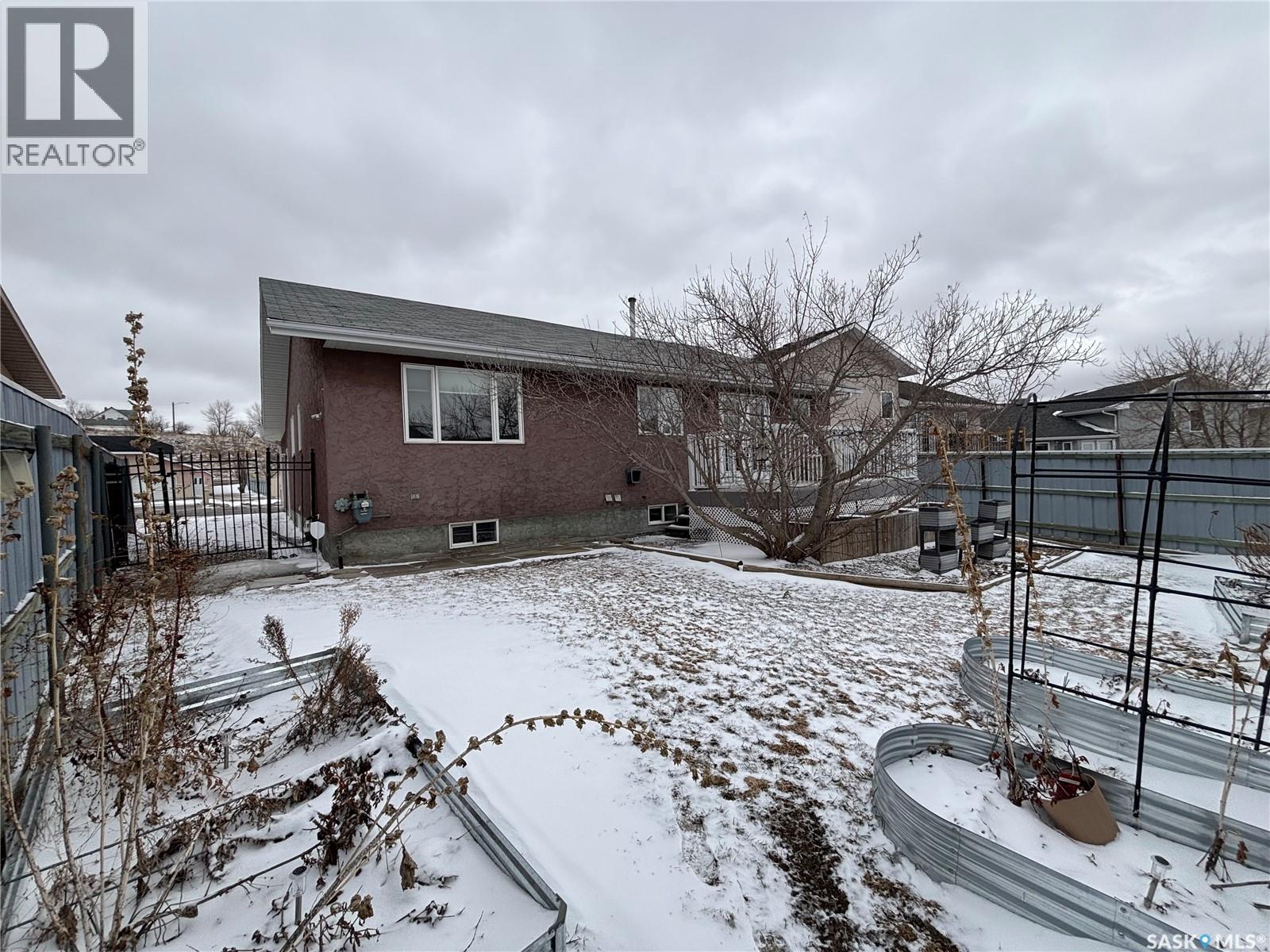 746 Sun Valley Drive, Estevan, Saskatchewan  S4A 2R2 - Photo 6 - SK032555