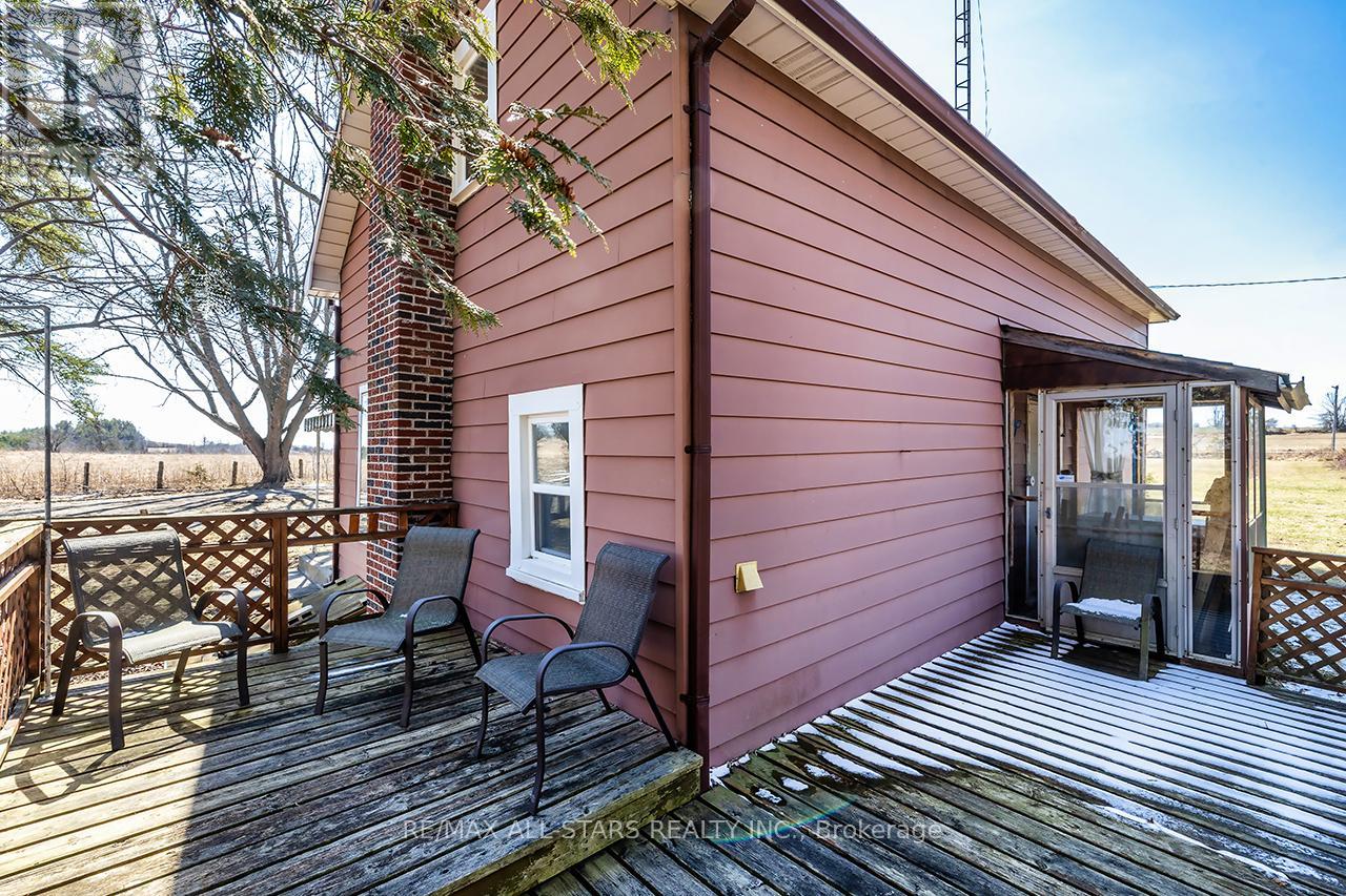 16865 Ridge Road, Brock, Ontario  L0C 1H0 - Photo 5 - N12983048